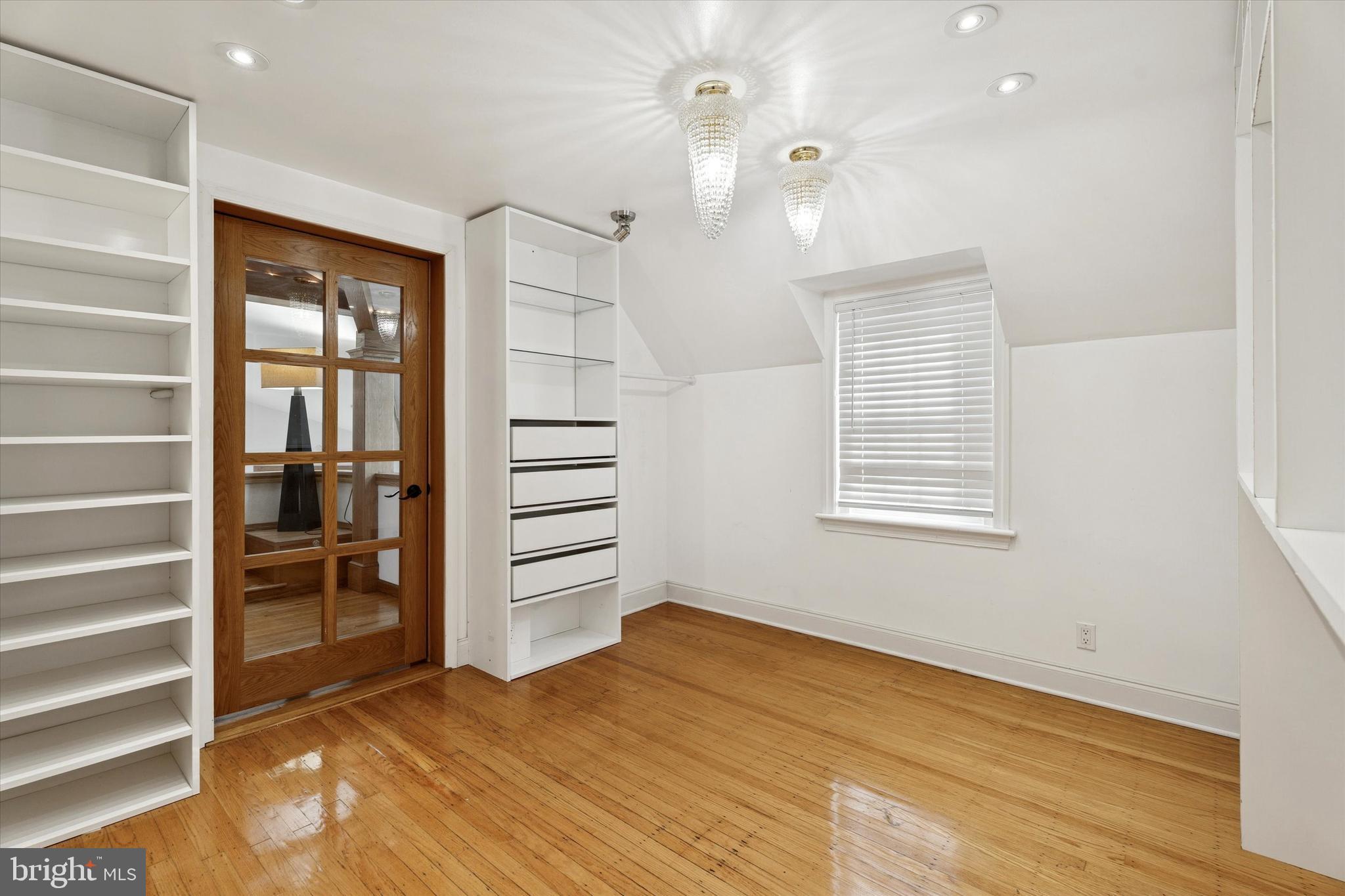 CHELTENHAM - Residential