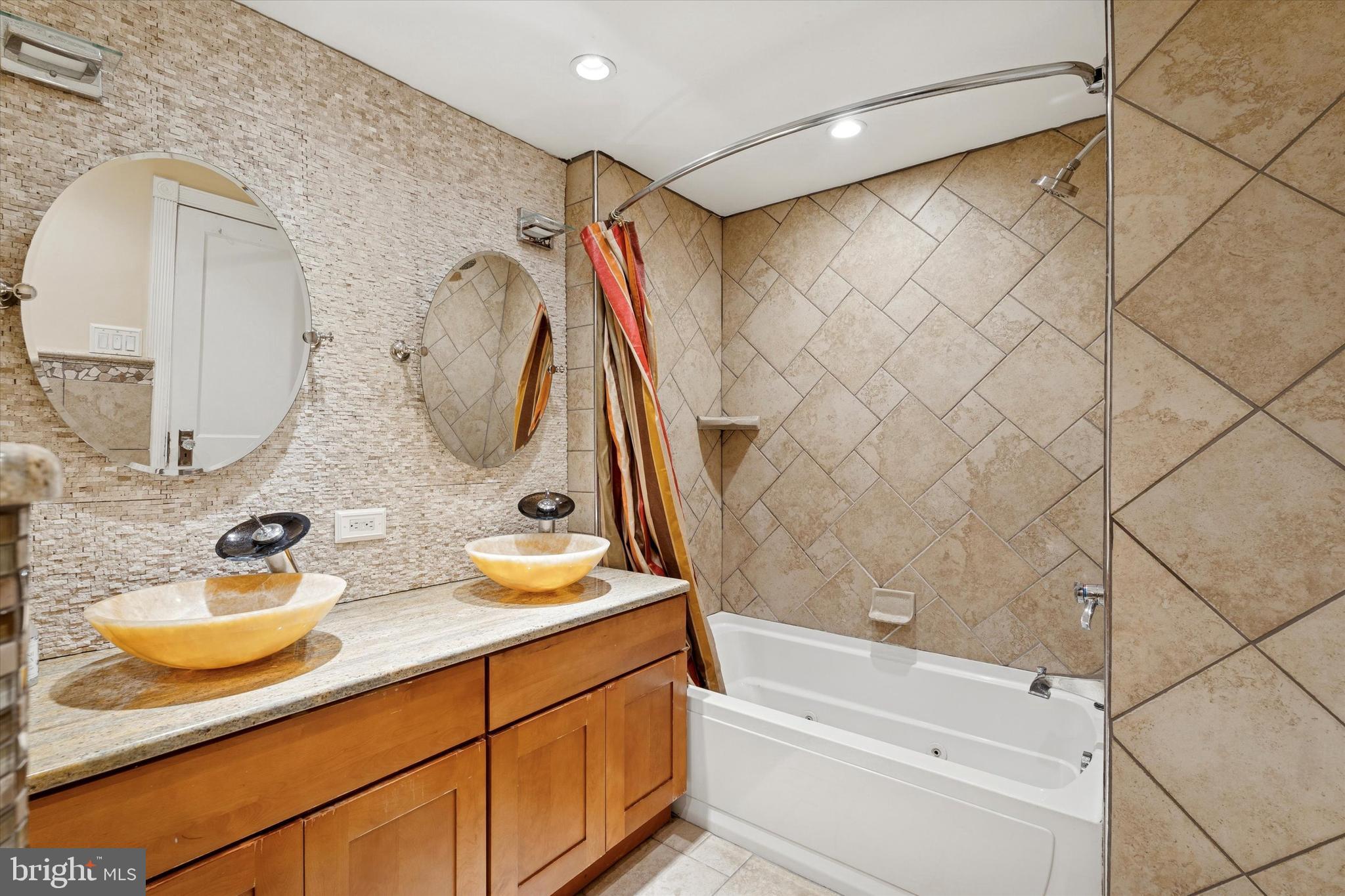 CHELTENHAM - Residential