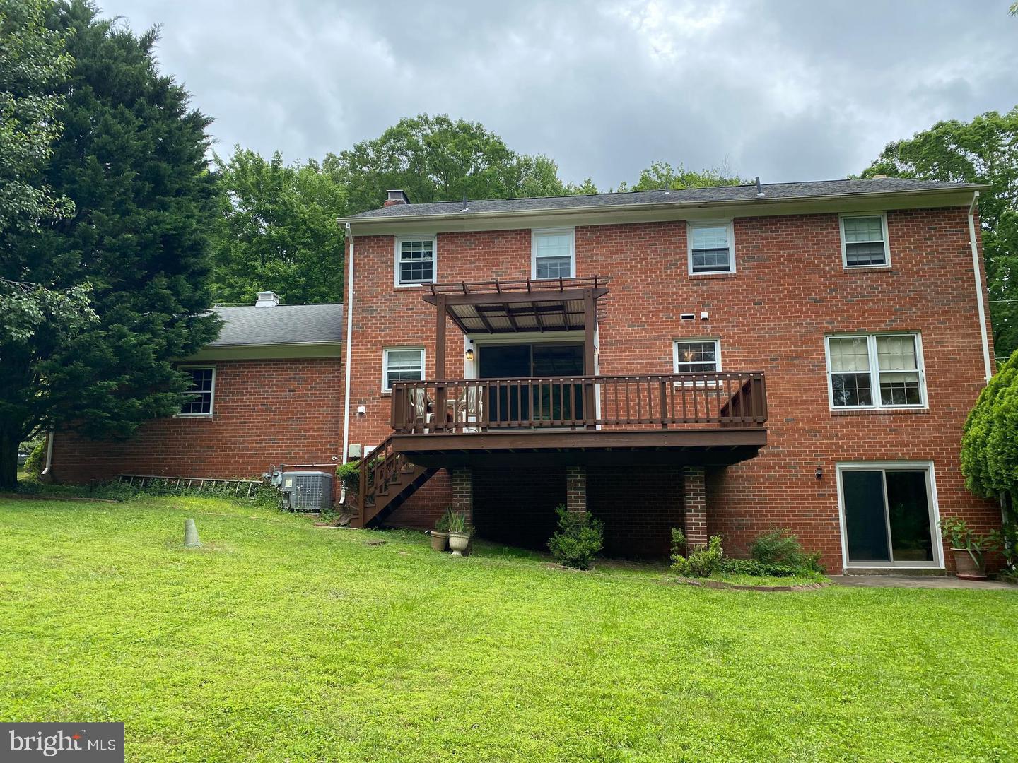 RIVERSIDE MEADOWS - Residential Lease