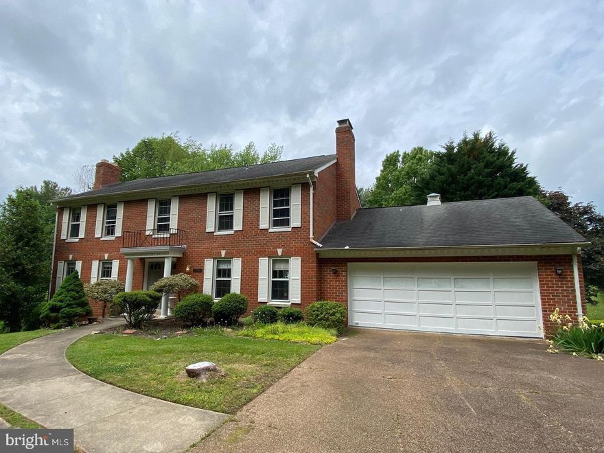 Fantastic opportunity for this meticulously cared for home with many improvements and updates. This move-in ready Colonial is sited just a short walk from Great Falls National Park for those looking to explore everything living in Great Falls has to offer. The interior of the home boasts gleaming hardwood floors throughout the main and upper level. Both the master bathroom and secondary bathroom on the upper level are newly renovated. The walkout lower level features a third wood burning fireplace and access to flat .93 acre lot.