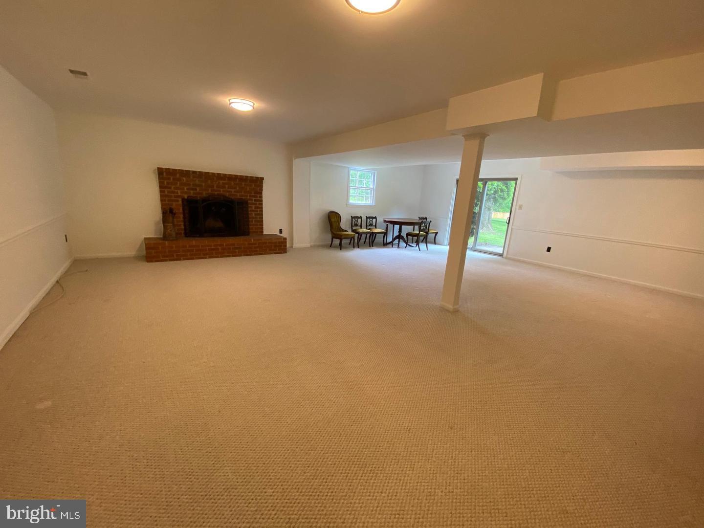 RIVERSIDE MEADOWS - Residential Lease