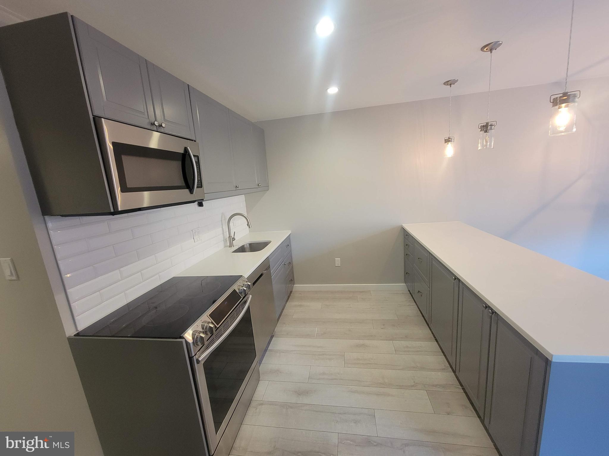 HAWTHORNE VILLAGE - Residential Lease