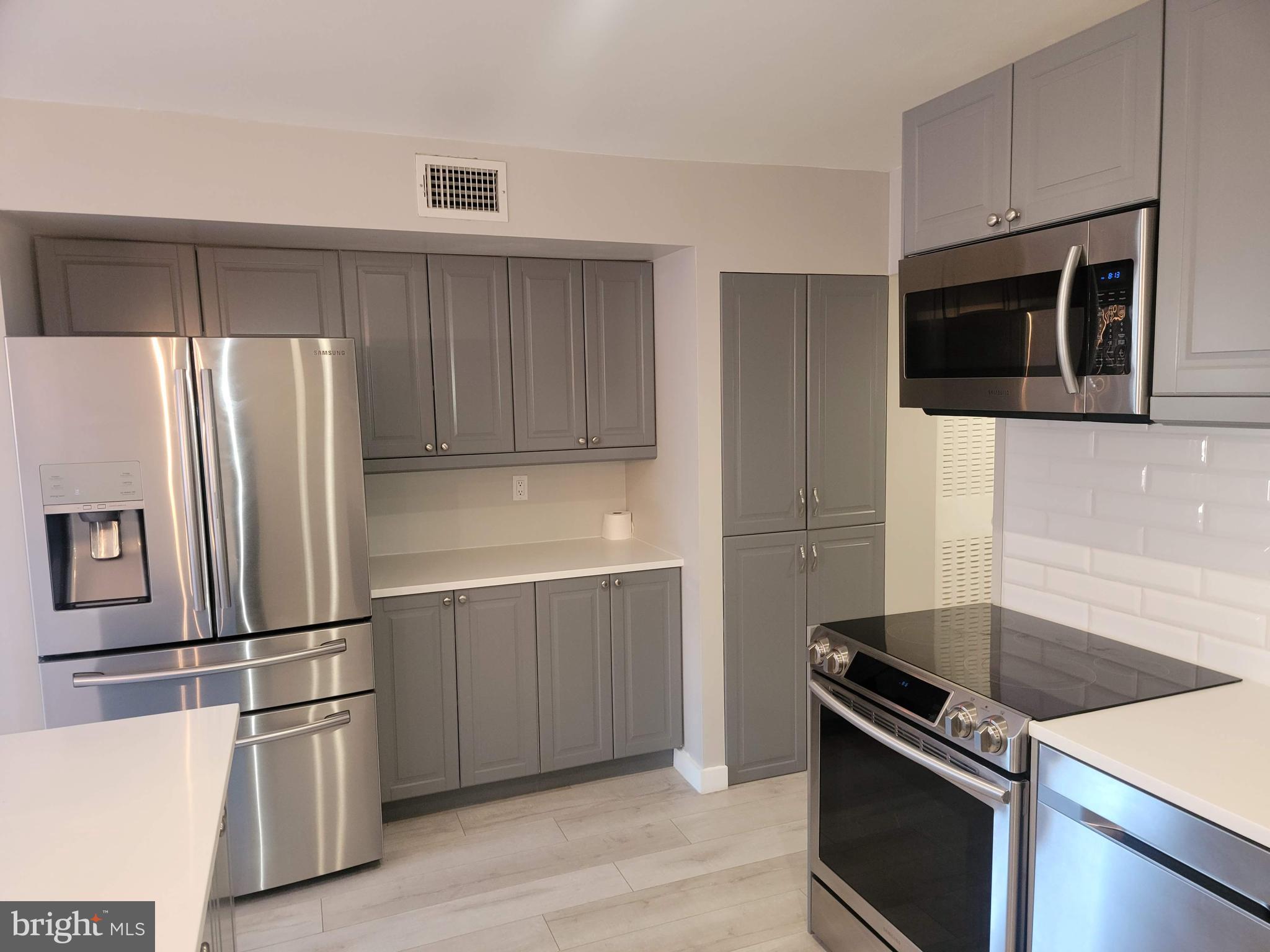 HAWTHORNE VILLAGE - Residential Lease