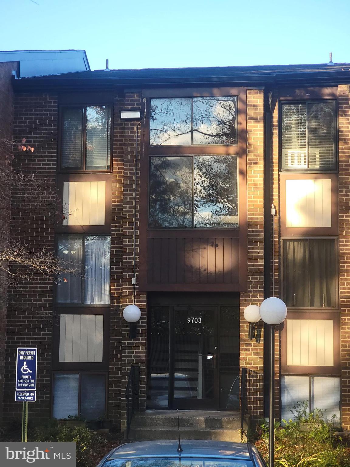 HAWTHORNE VILLAGE - Residential Lease