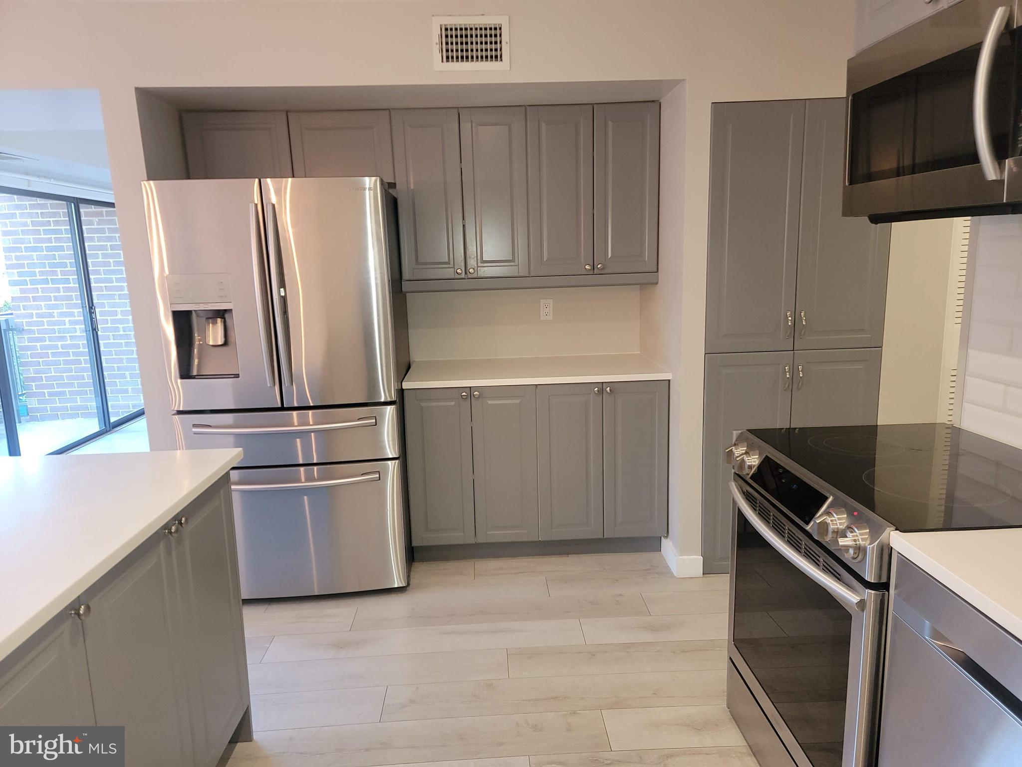 HAWTHORNE VILLAGE - Residential Lease
