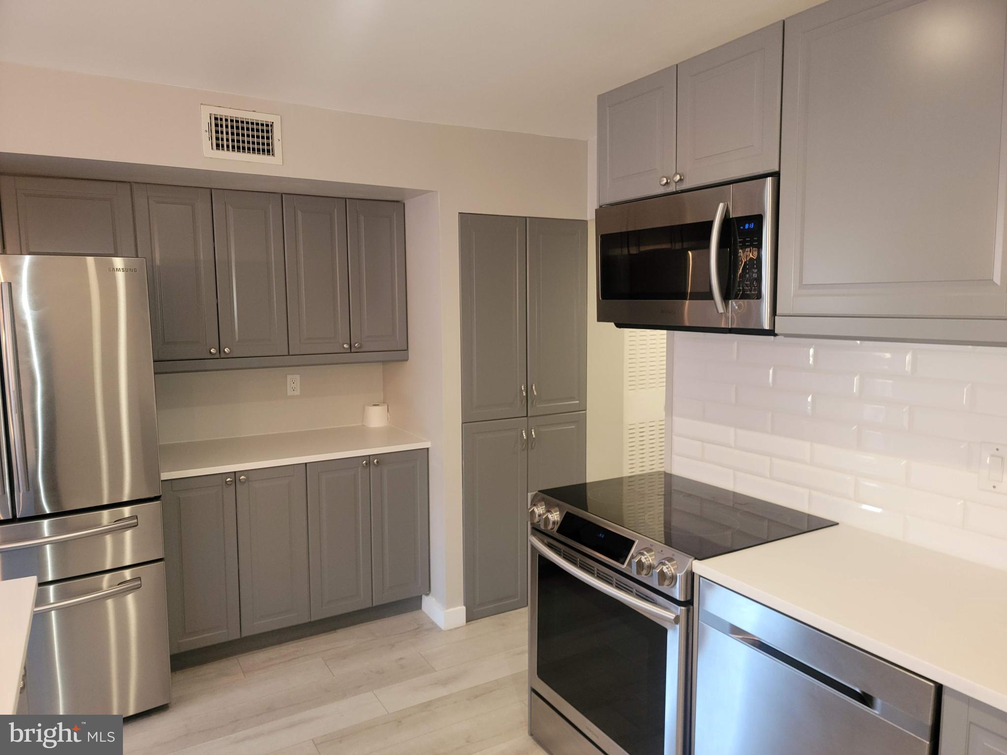 HAWTHORNE VILLAGE - Residential Lease