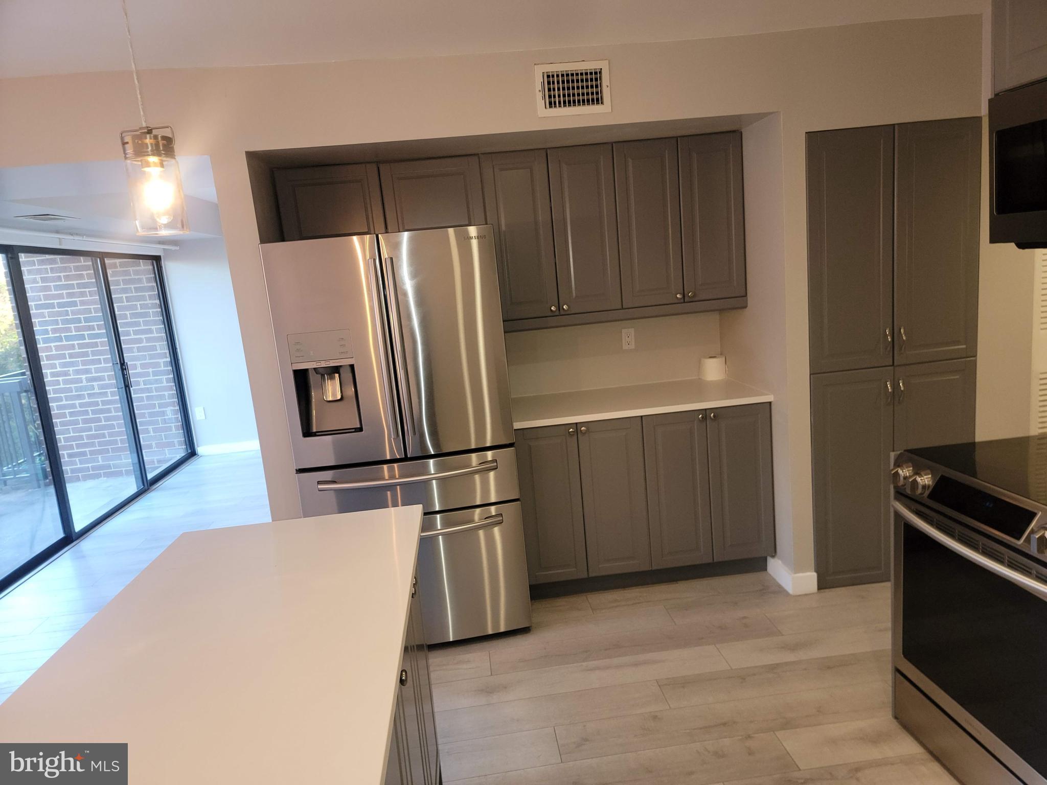 HAWTHORNE VILLAGE - Residential Lease