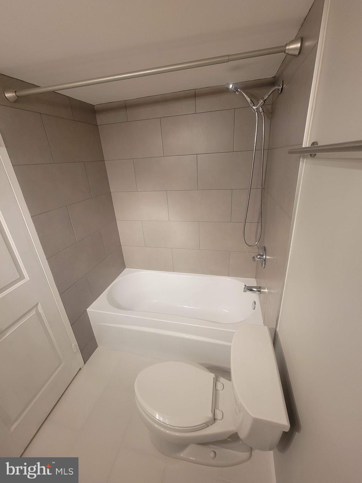HAWTHORNE VILLAGE - Residential Lease