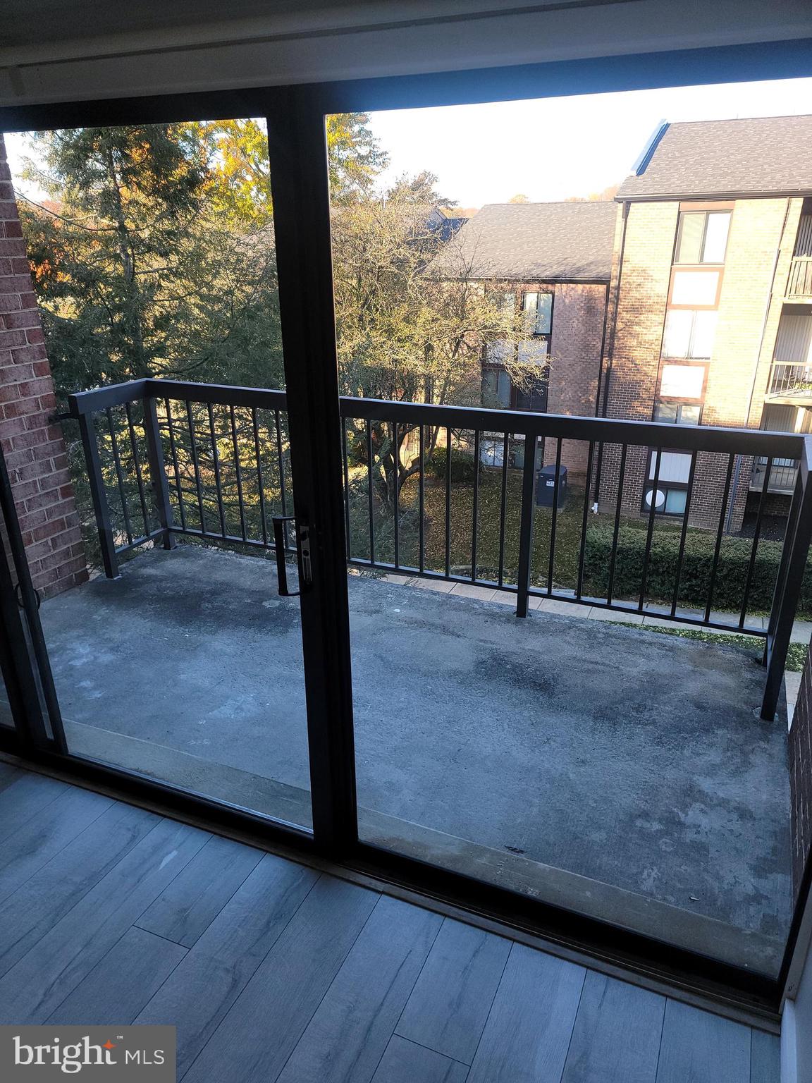 HAWTHORNE VILLAGE - Residential Lease
