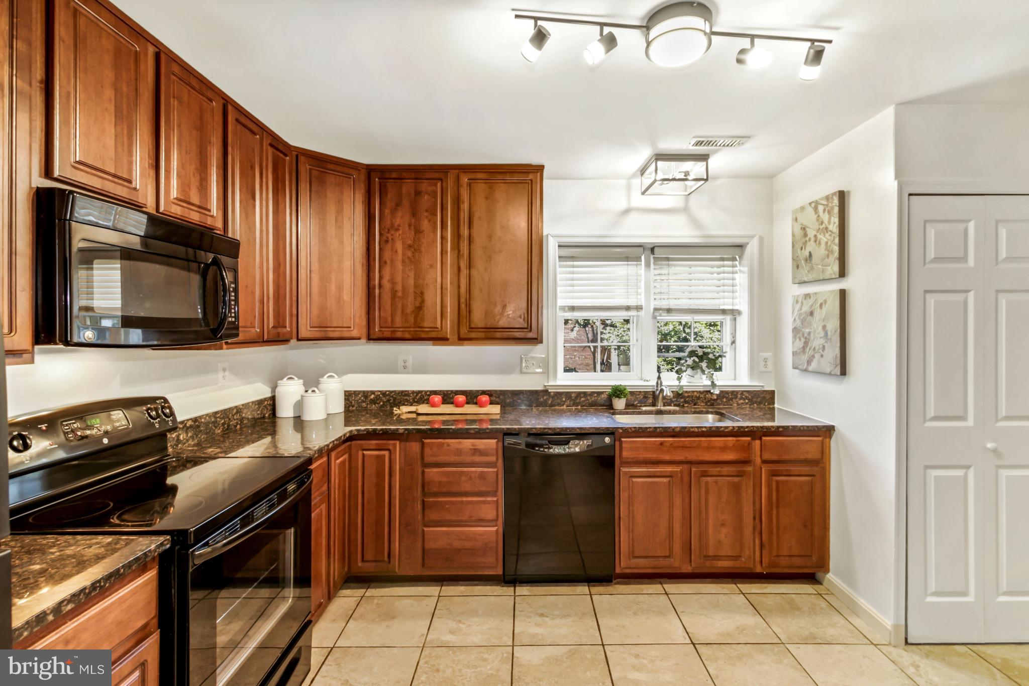 KENWOOD FOREST - Residential