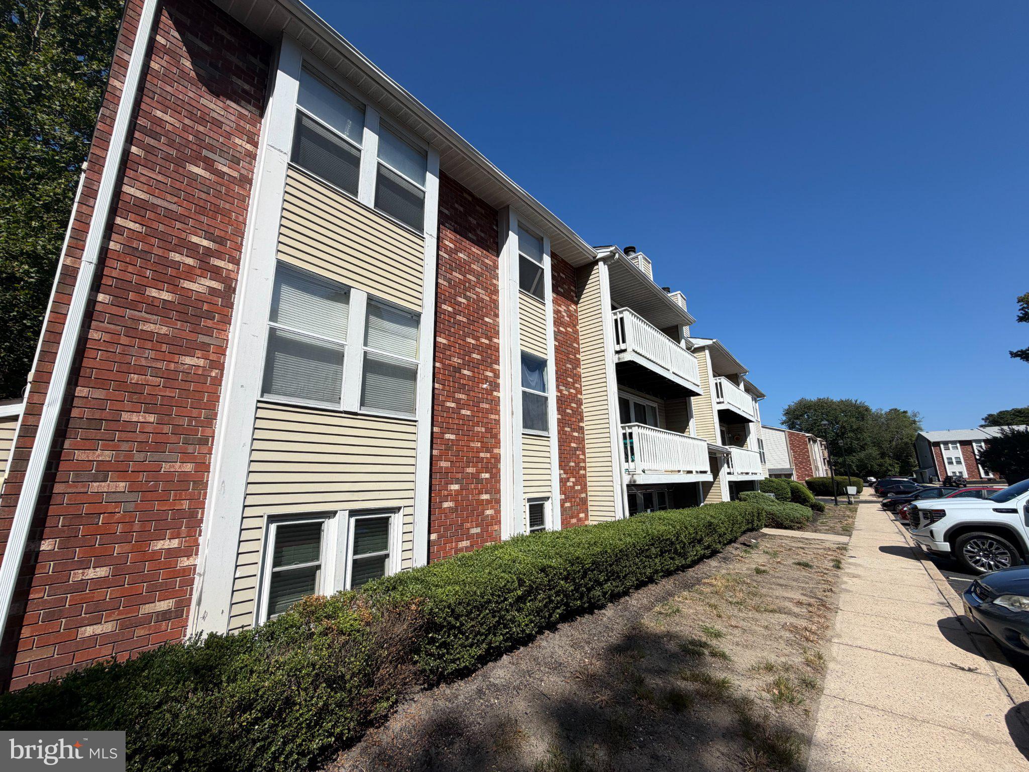 60 SWEETFERN COURT