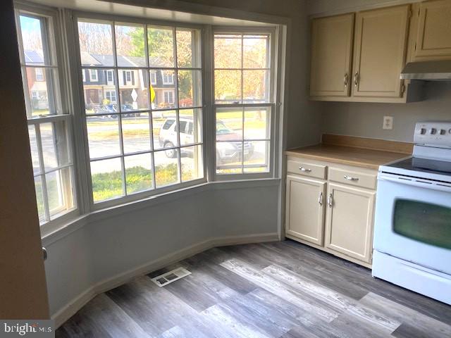 SHADOW OAK - Residential Lease