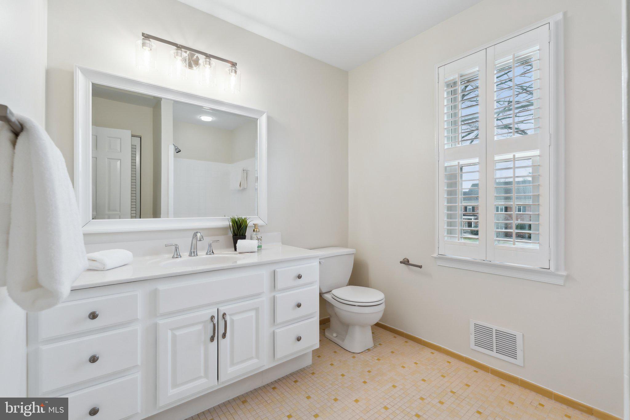 NORBECK ESTATES - Residential