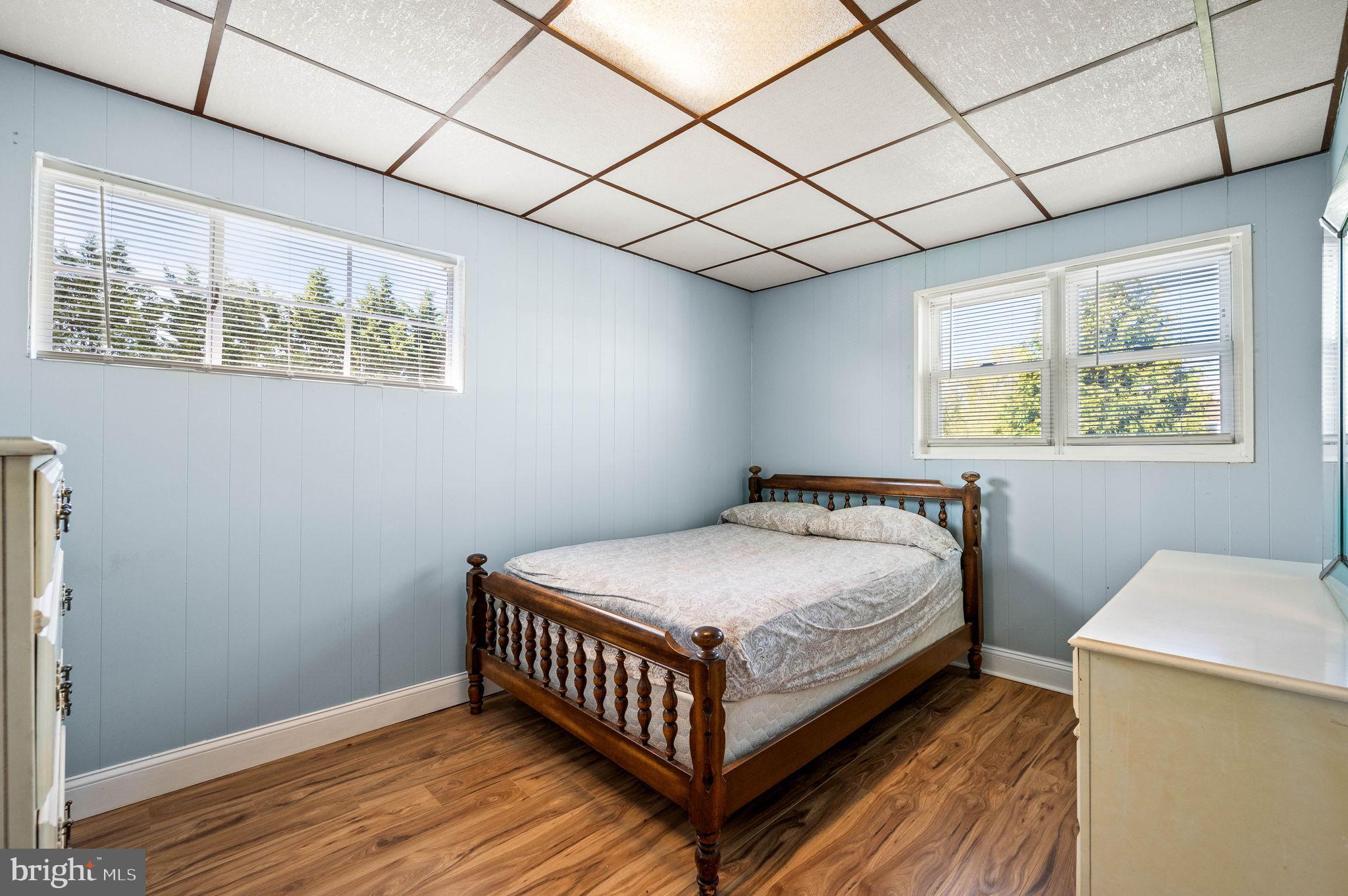 ELMWOOD PARK - Residential