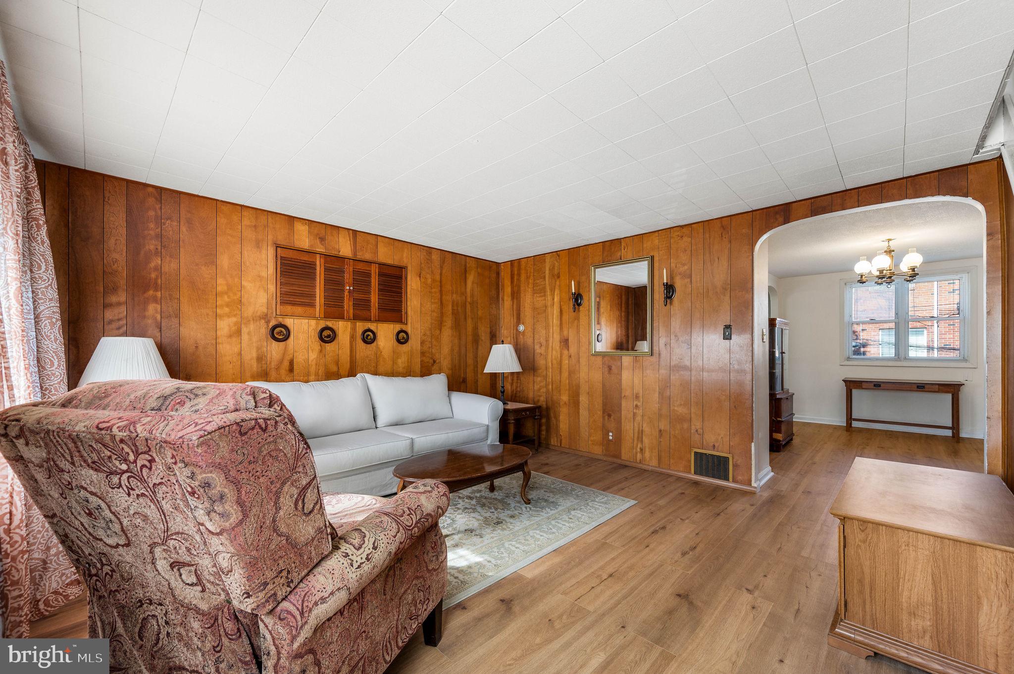 ELMWOOD PARK - Residential