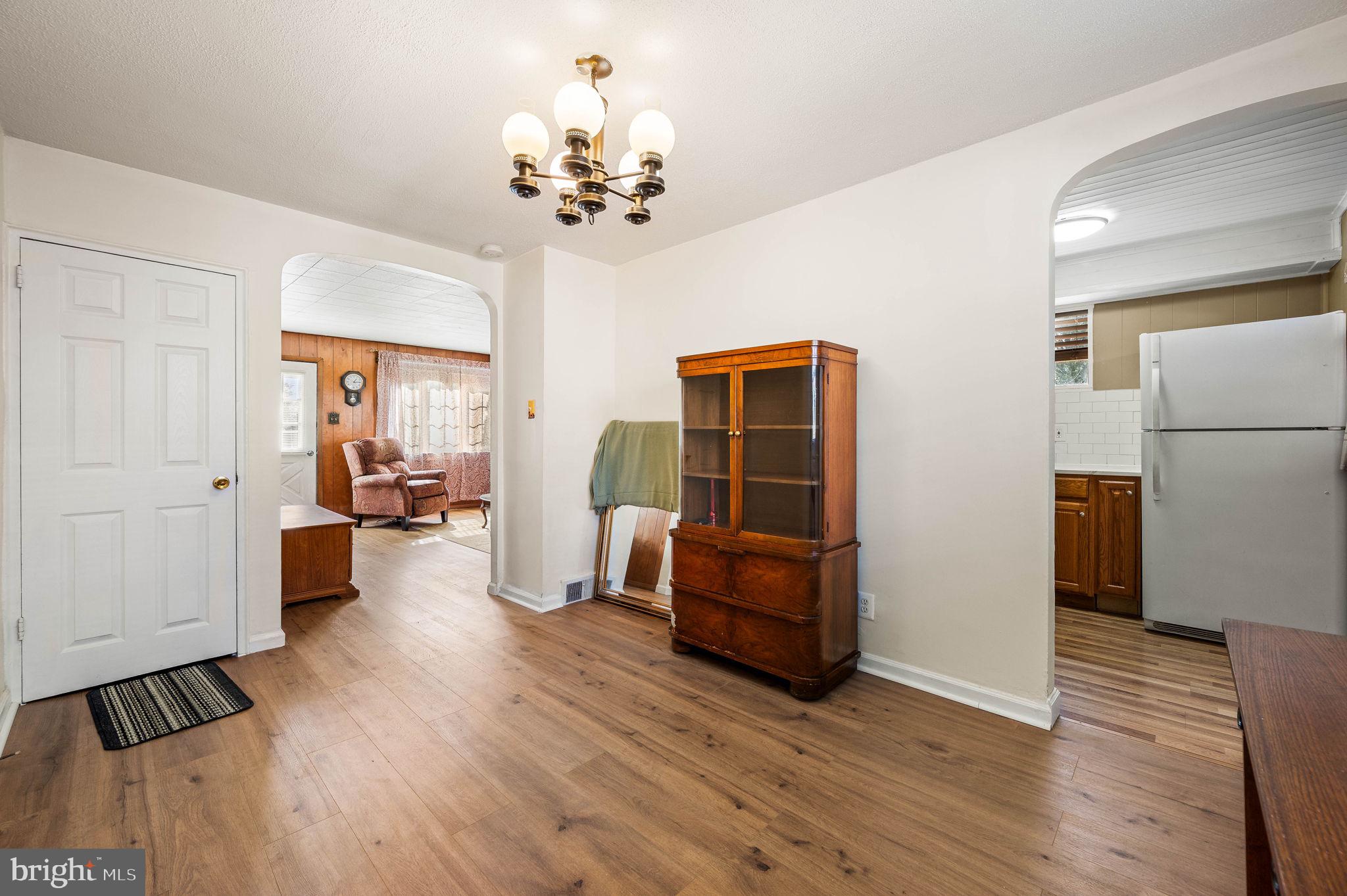 ELMWOOD PARK - Residential