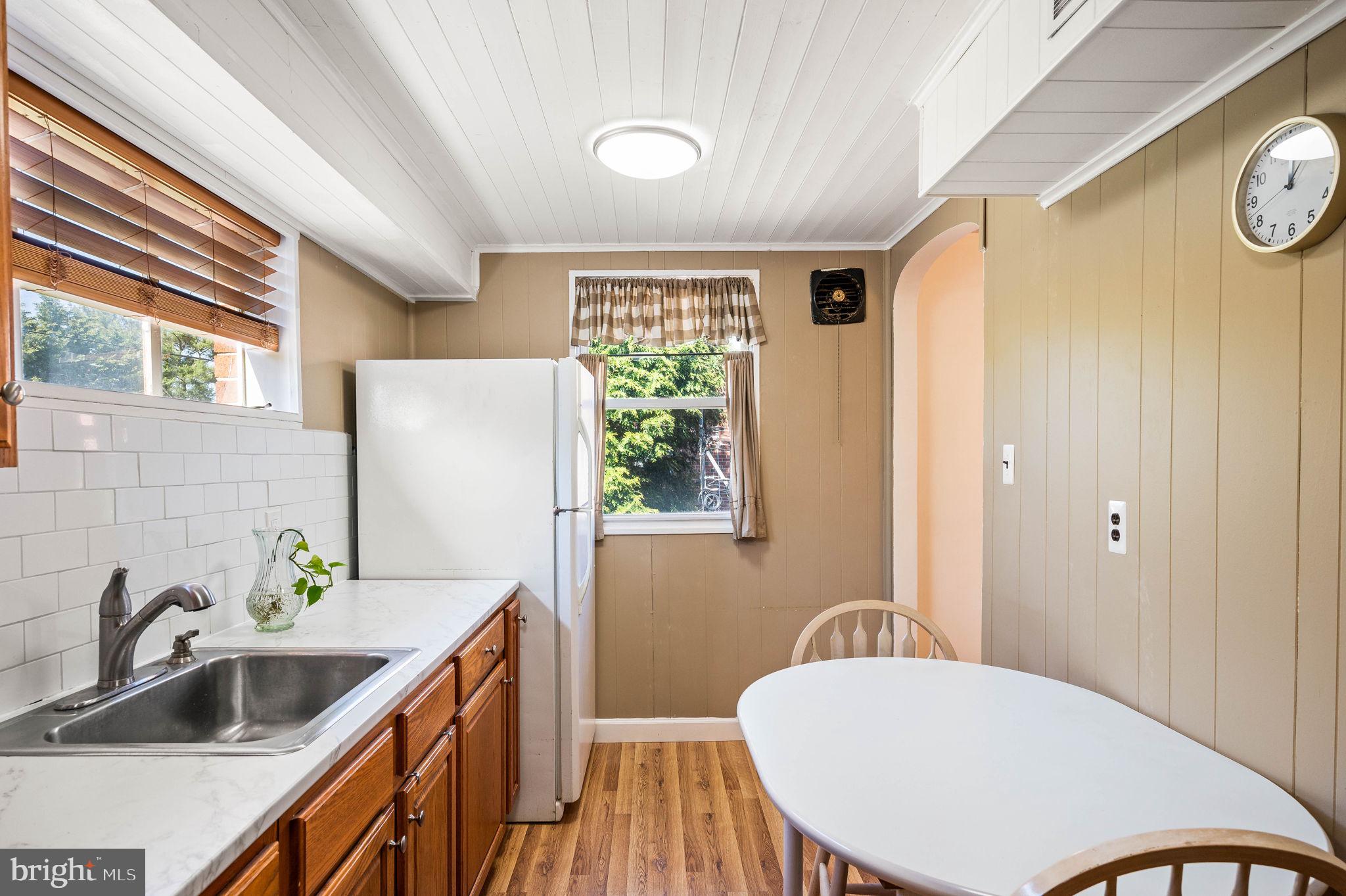 ELMWOOD PARK - Residential