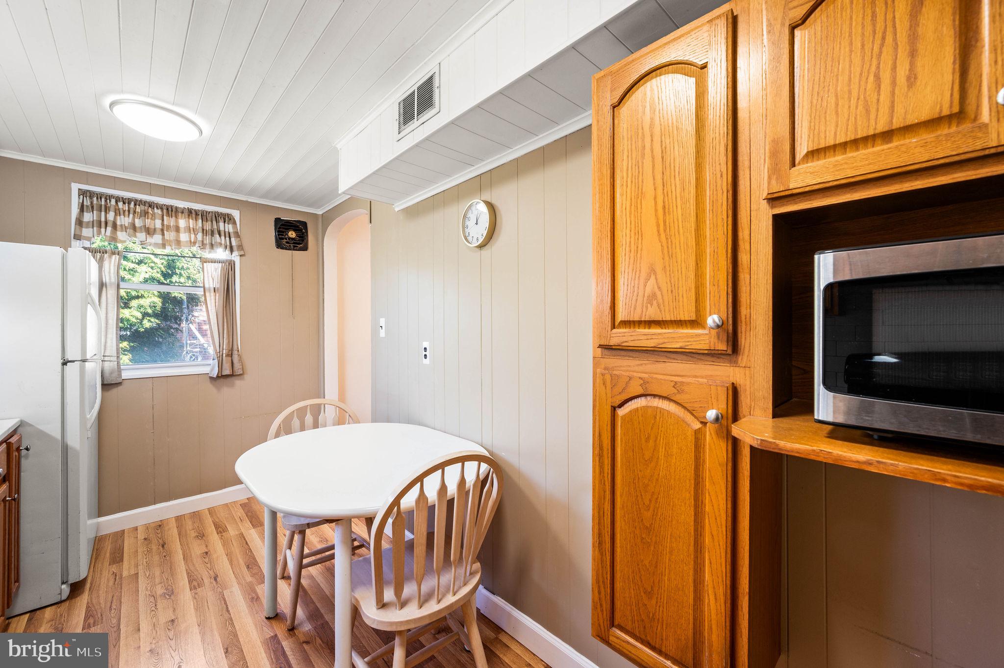 ELMWOOD PARK - Residential