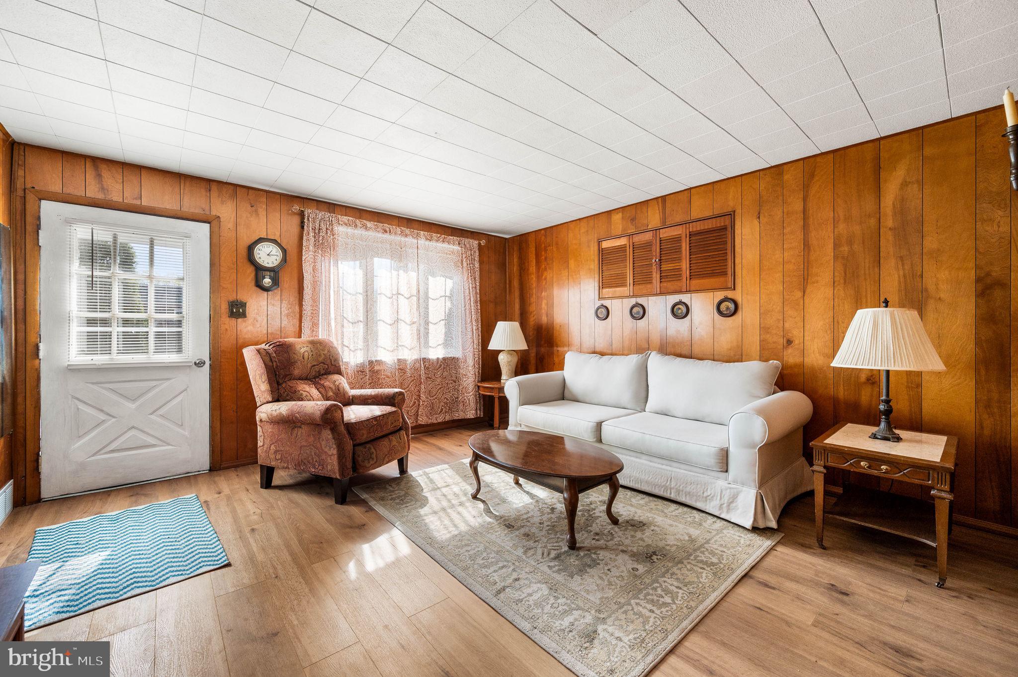 ELMWOOD PARK - Residential