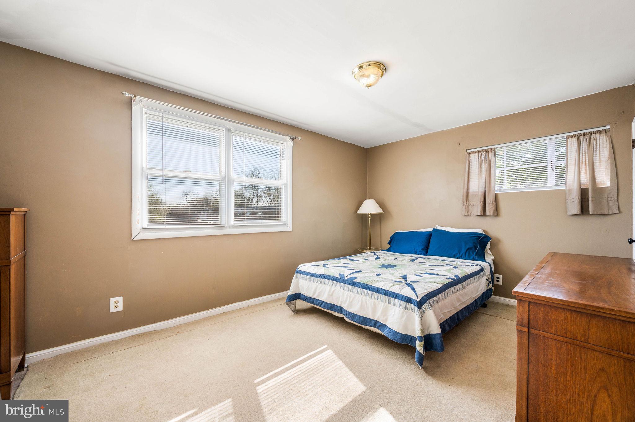 ELMWOOD PARK - Residential