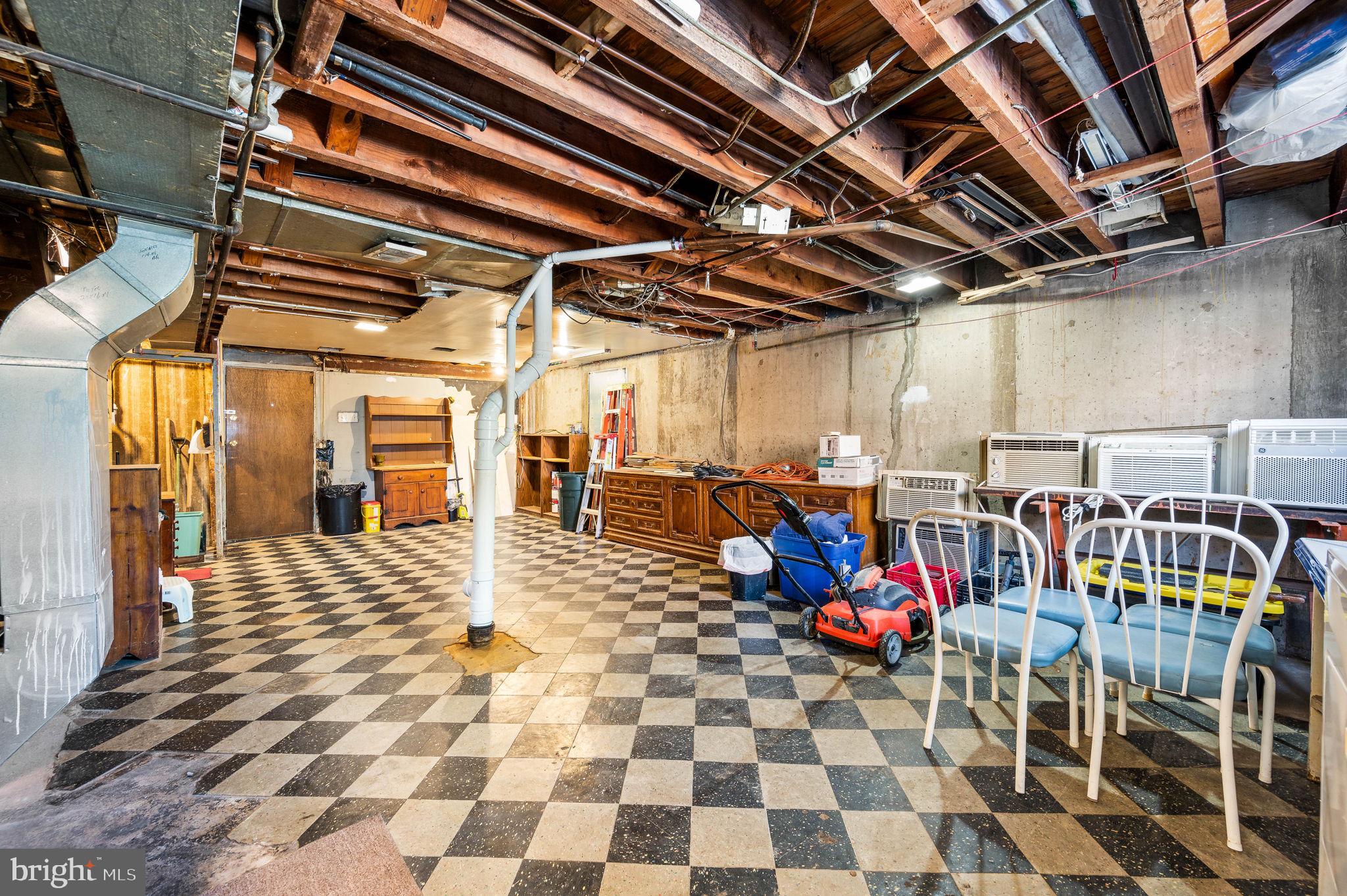 ELMWOOD PARK - Residential