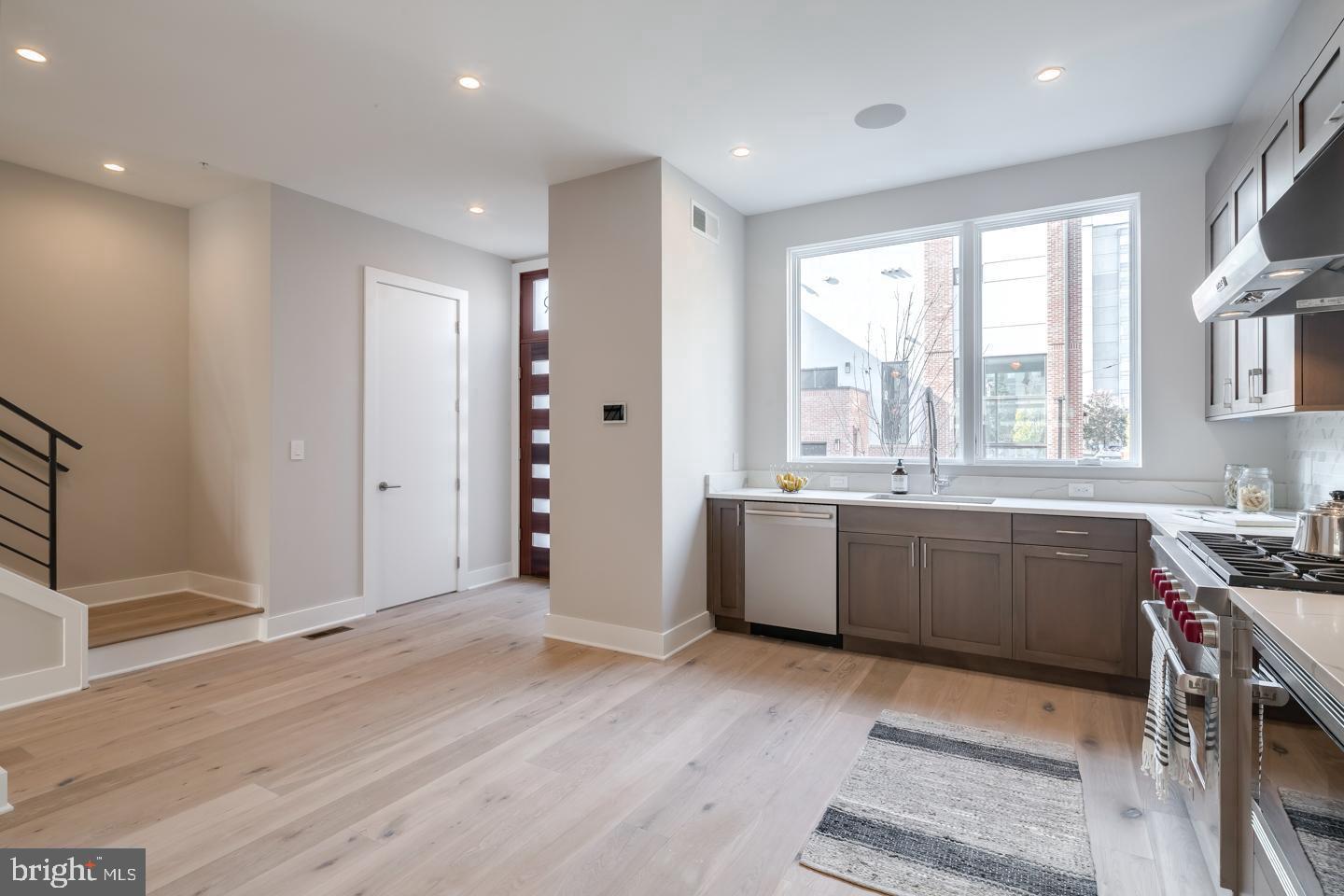 LOGAN SQUARE - Residential Lease