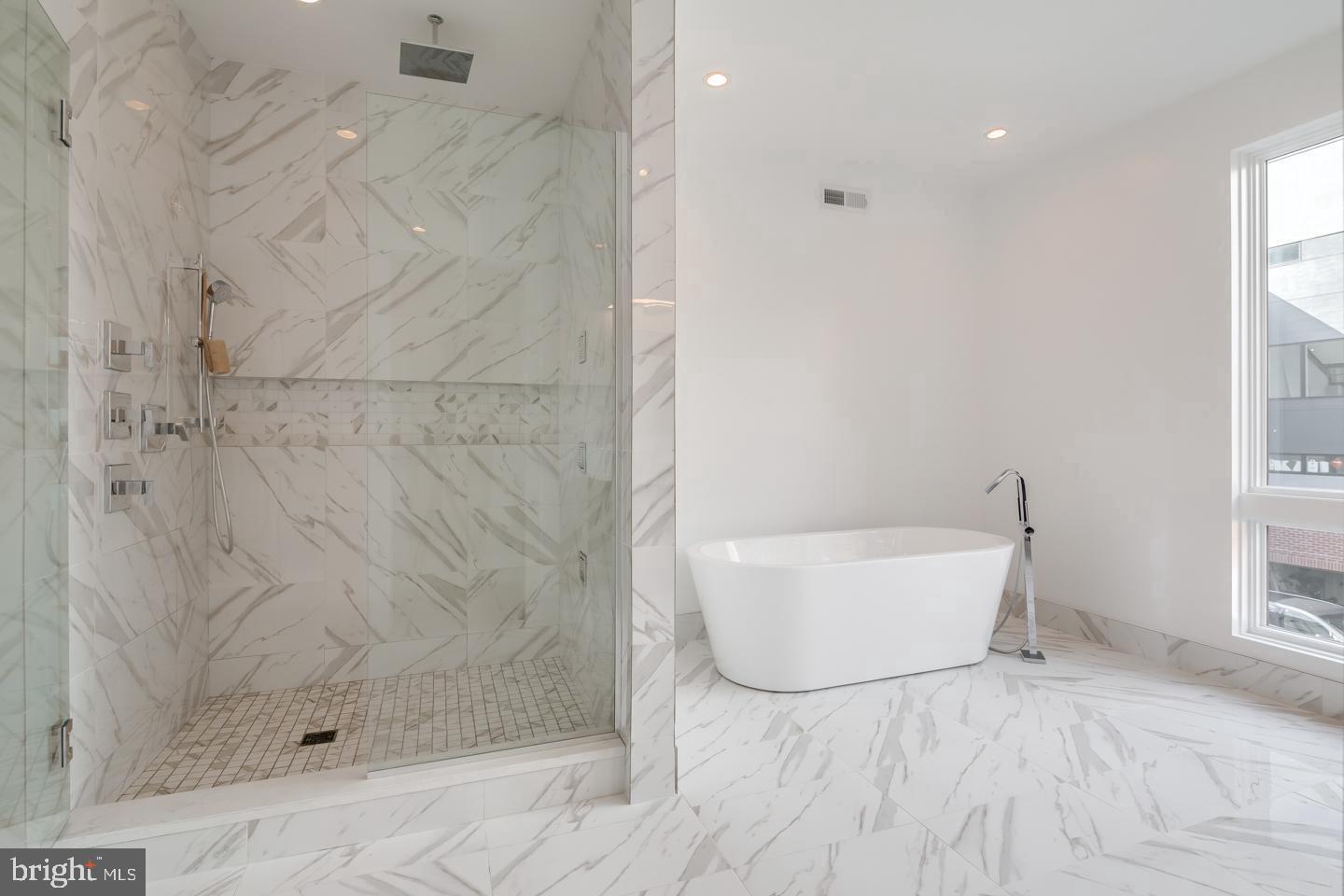 LOGAN SQUARE - Residential Lease