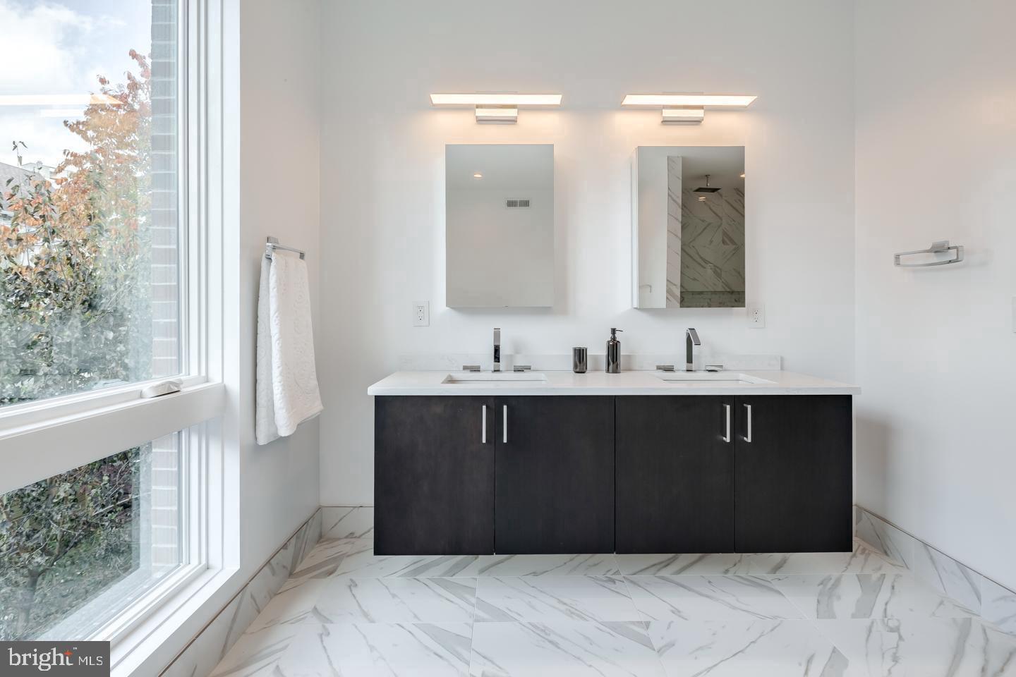 LOGAN SQUARE - Residential Lease