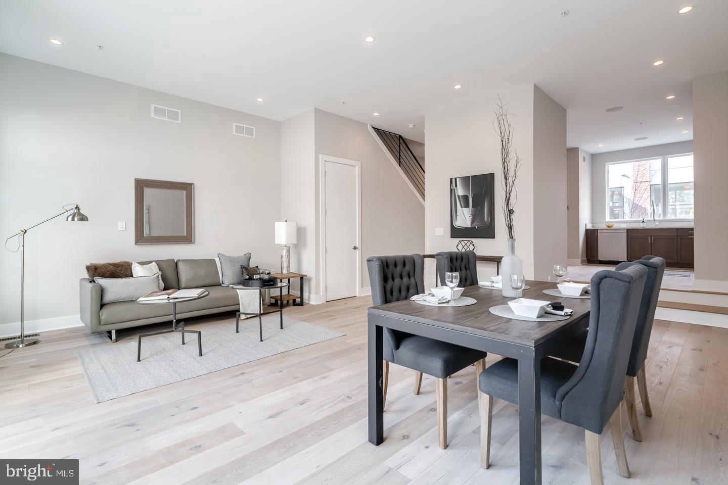 LOGAN SQUARE - Residential Lease