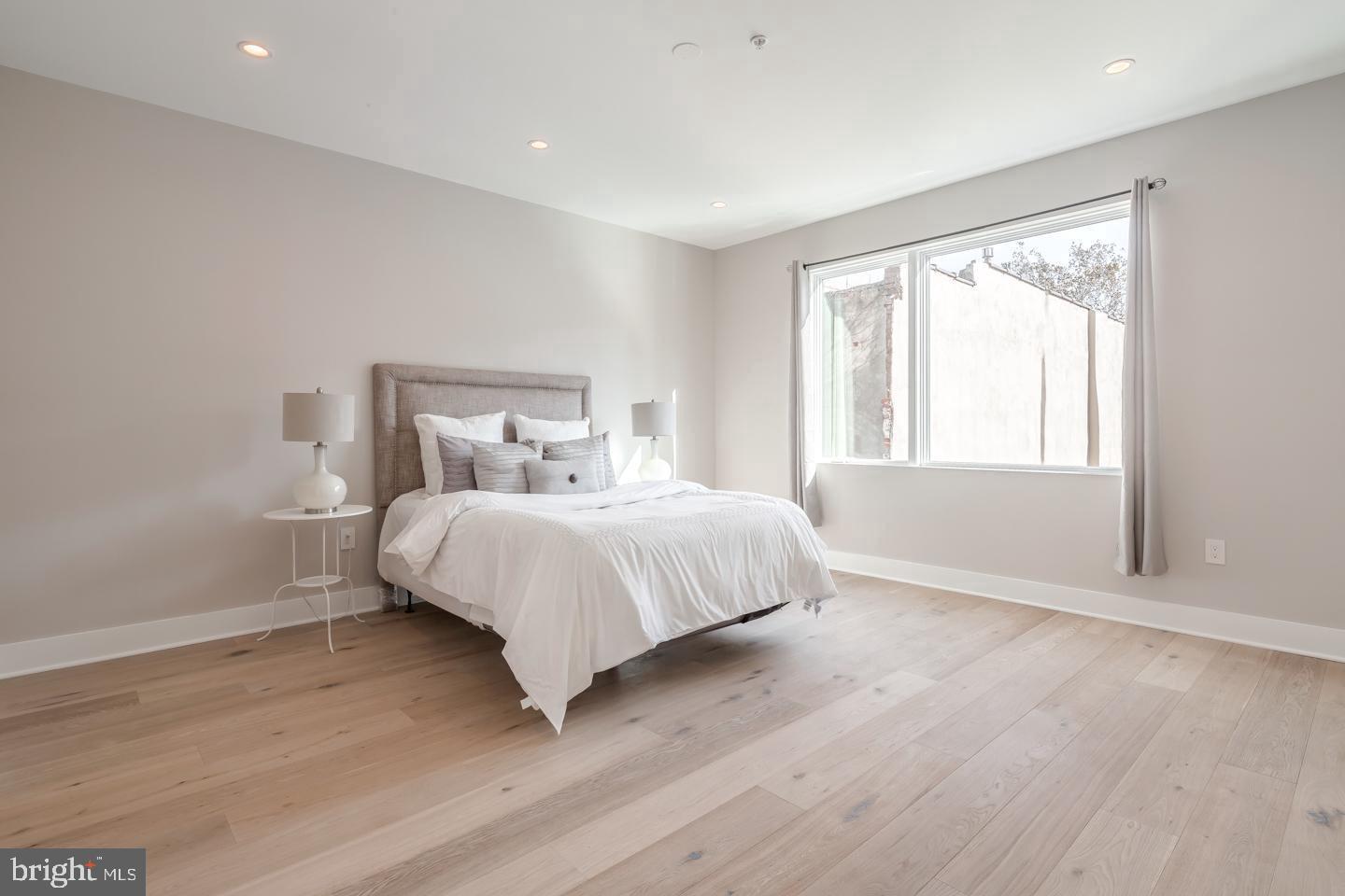 LOGAN SQUARE - Residential Lease