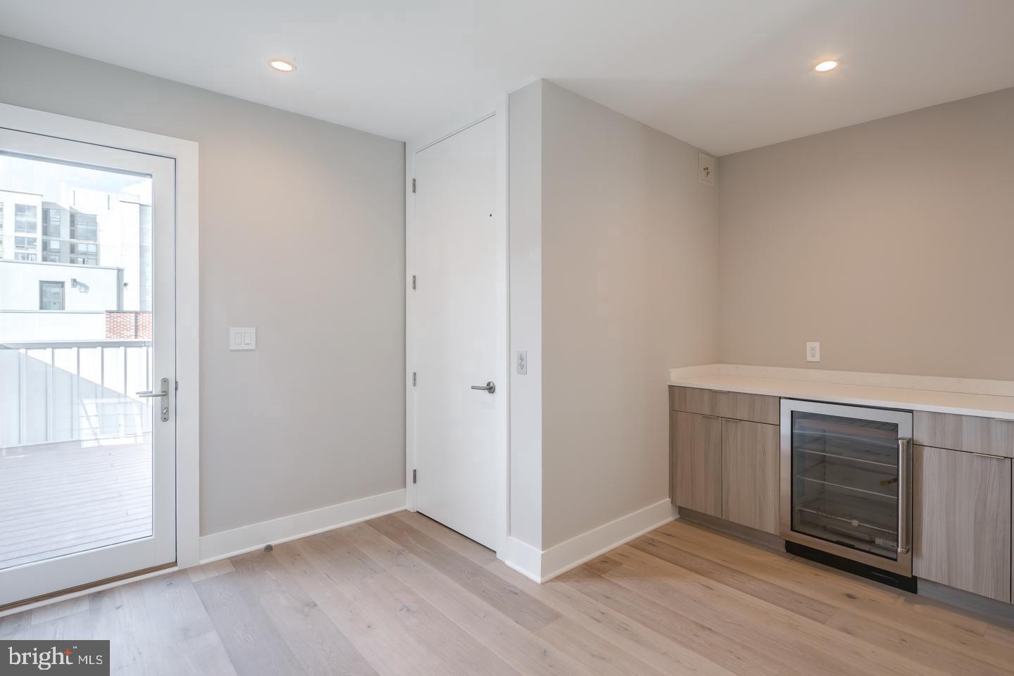 LOGAN SQUARE - Residential Lease