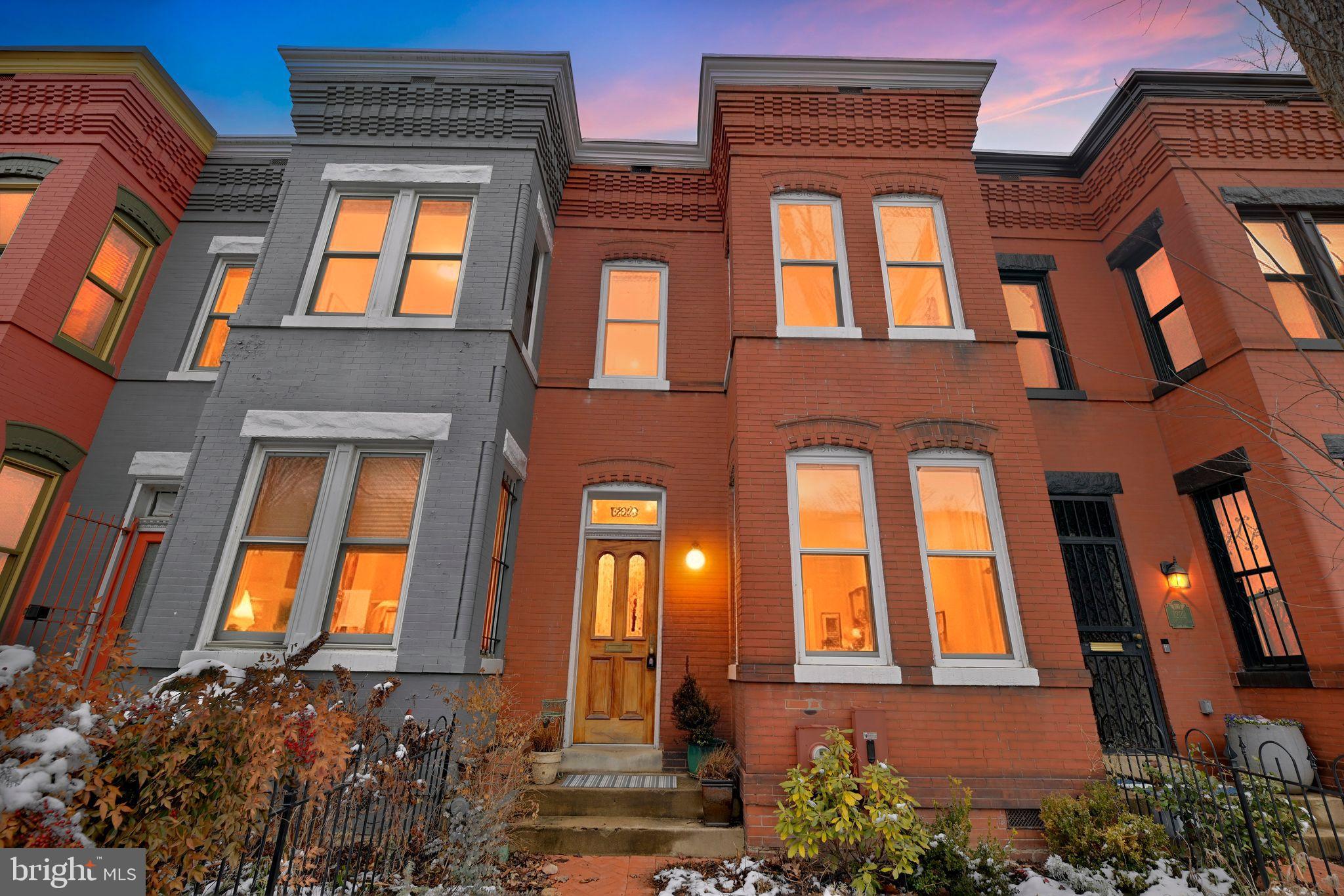 1220 CONSTITUTION AVENUE NE