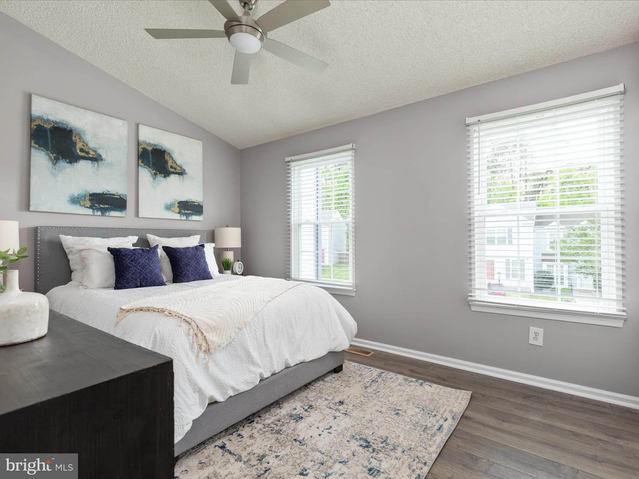 LONDON TOWN WEST - Residential