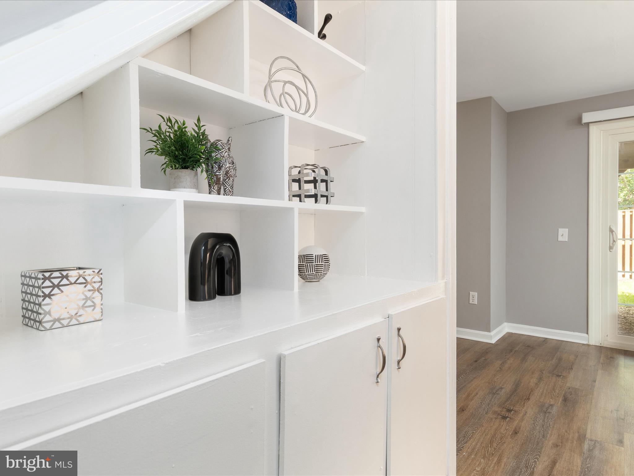 LONDON TOWN WEST - Residential