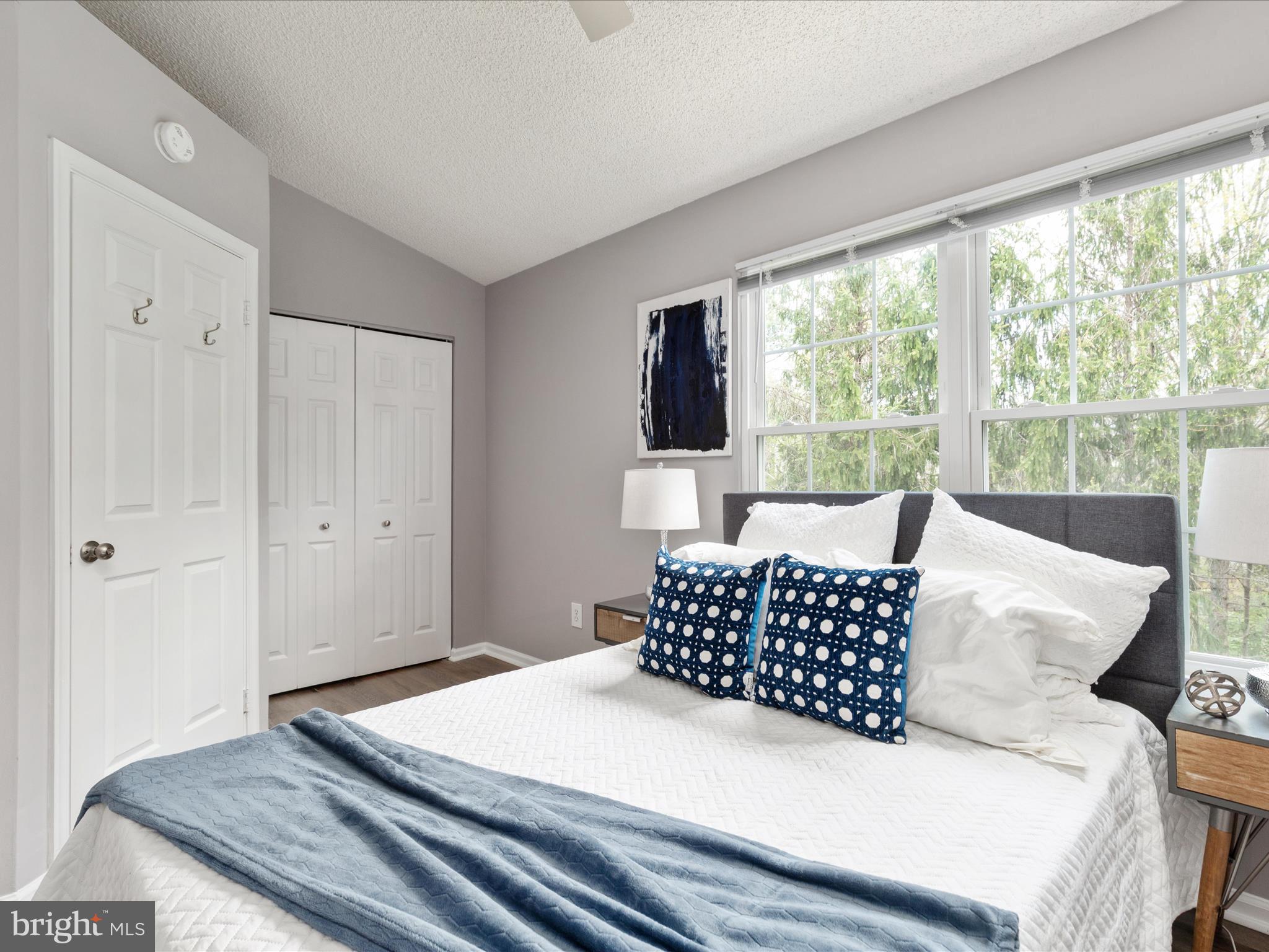 LONDON TOWN WEST - Residential