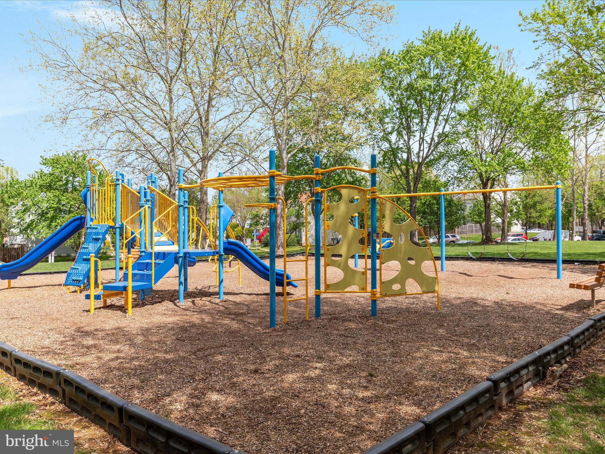 LONDON TOWN WEST - Residential