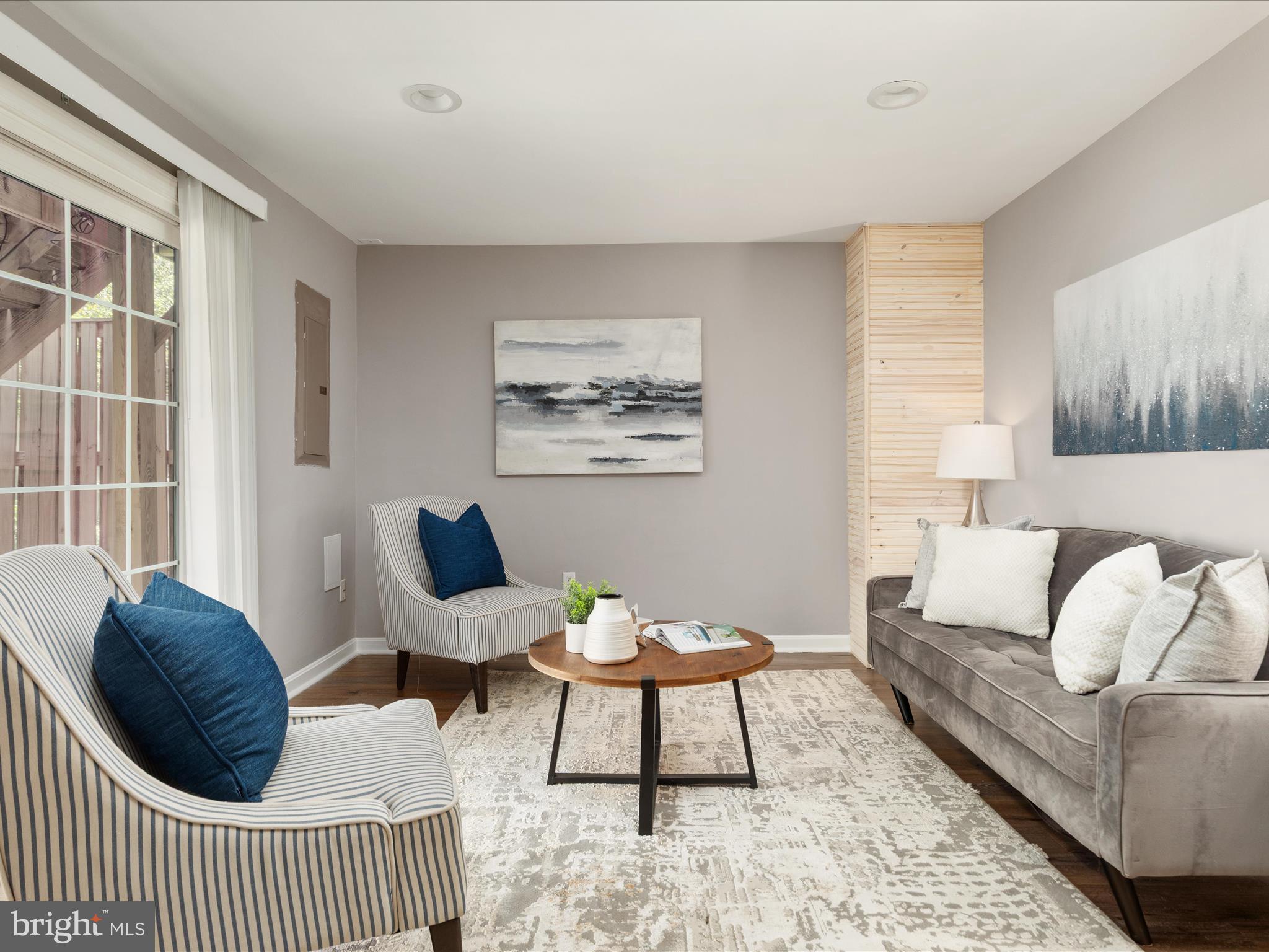 LONDON TOWN WEST - Residential