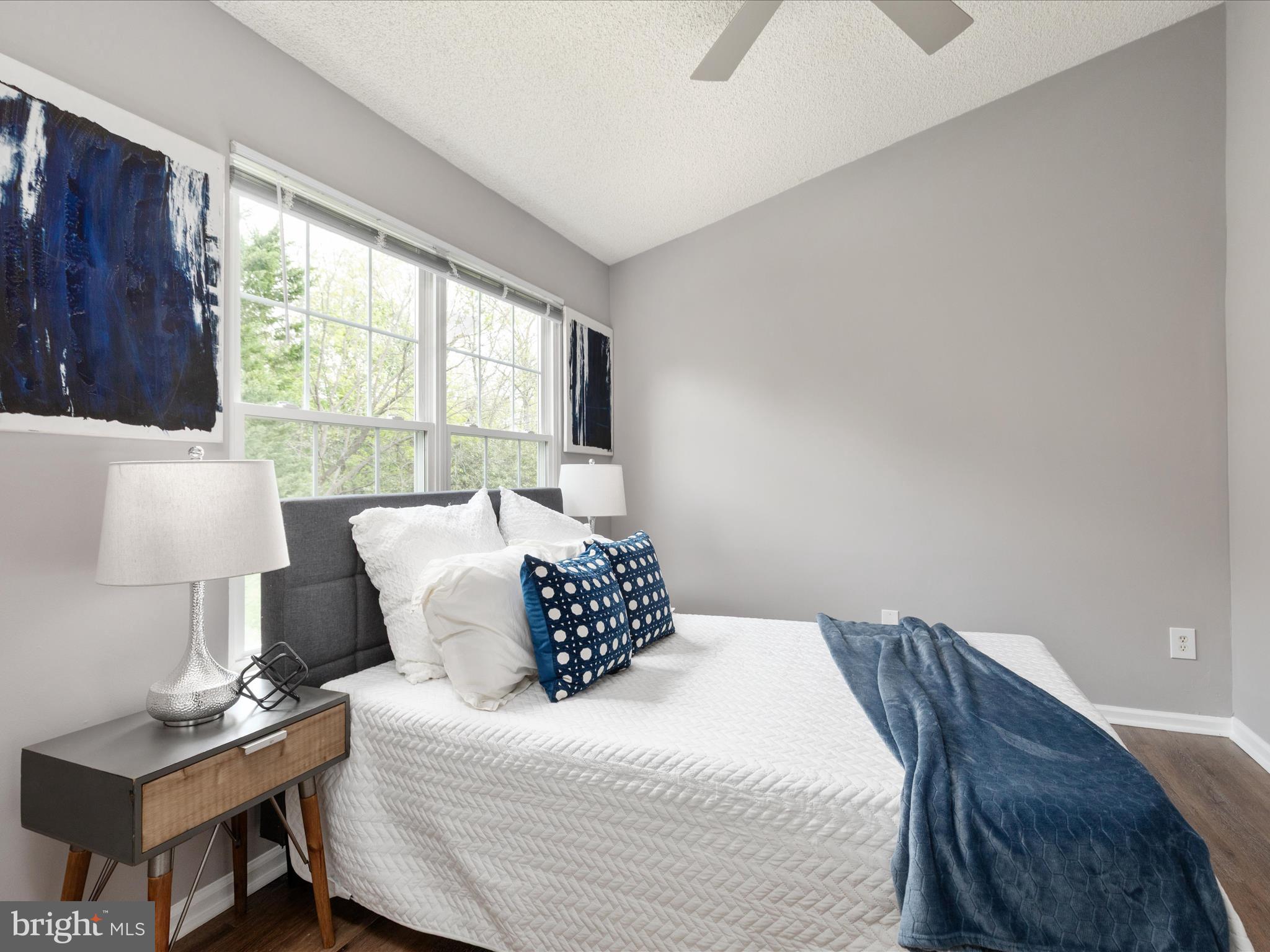 LONDON TOWN WEST - Residential