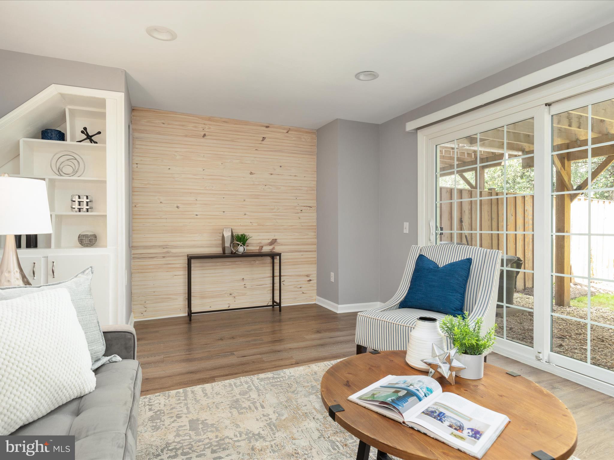 LONDON TOWN WEST - Residential