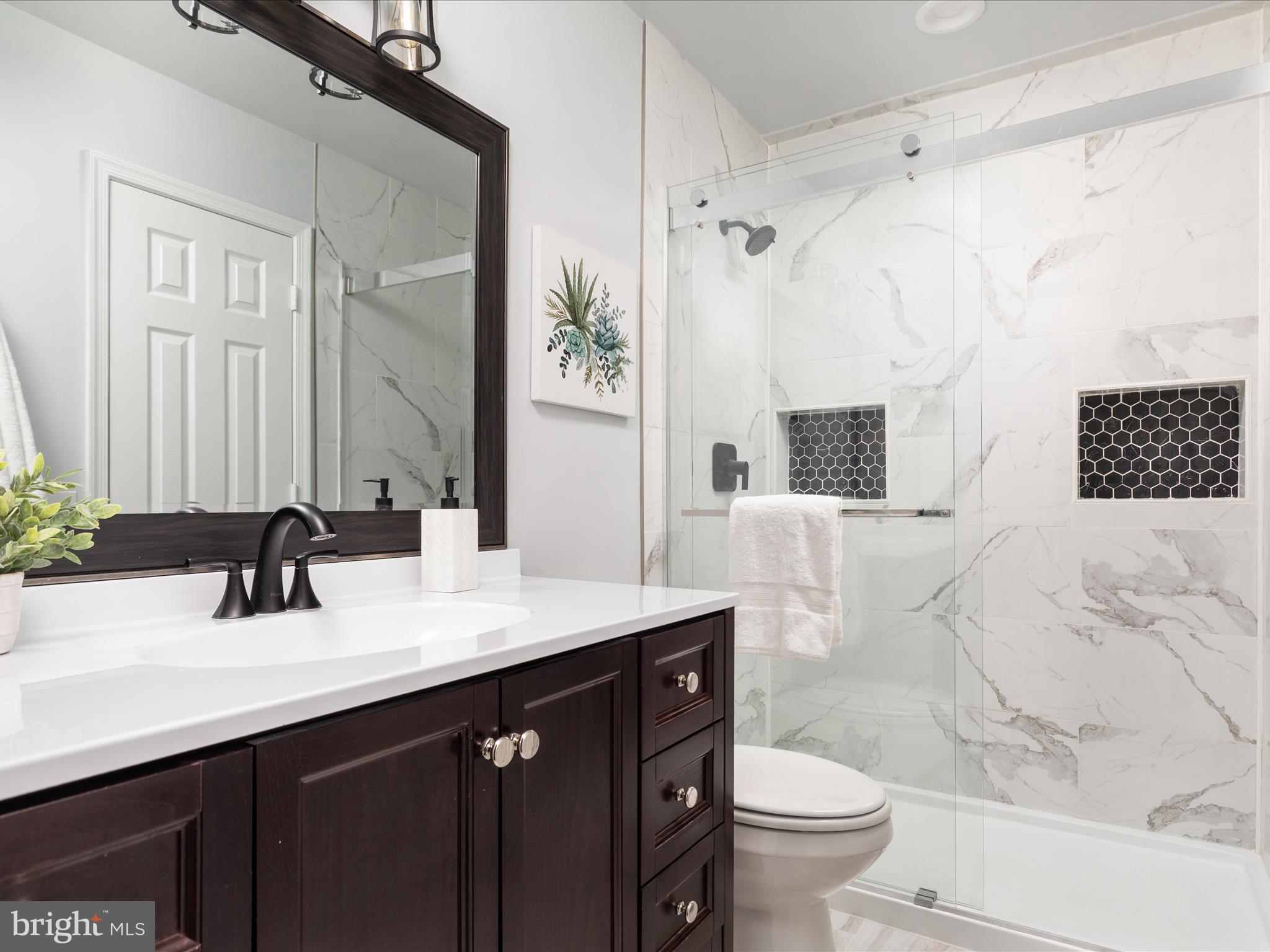 LONDON TOWN WEST - Residential