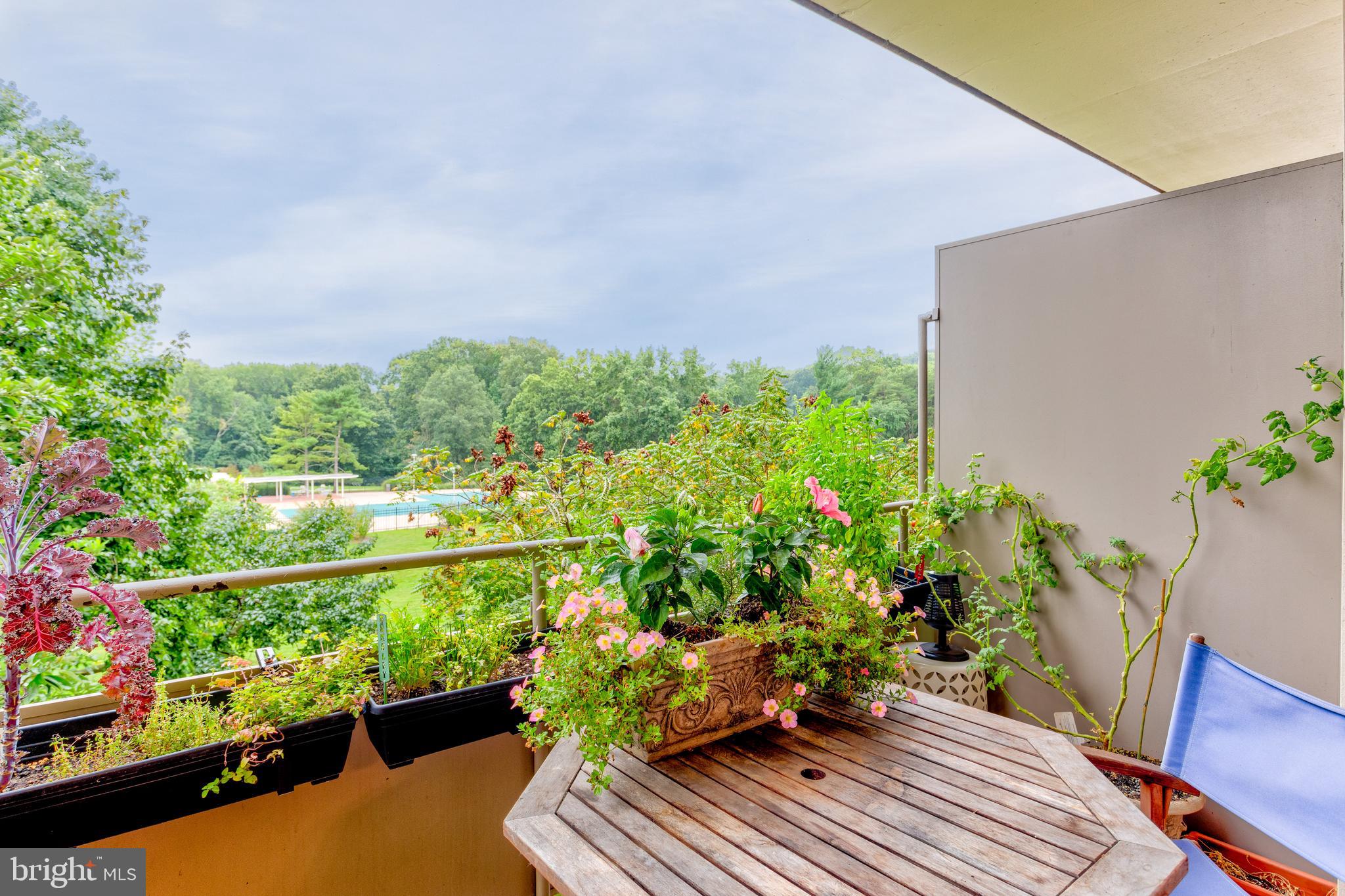 RIVER TOWERS - Residential