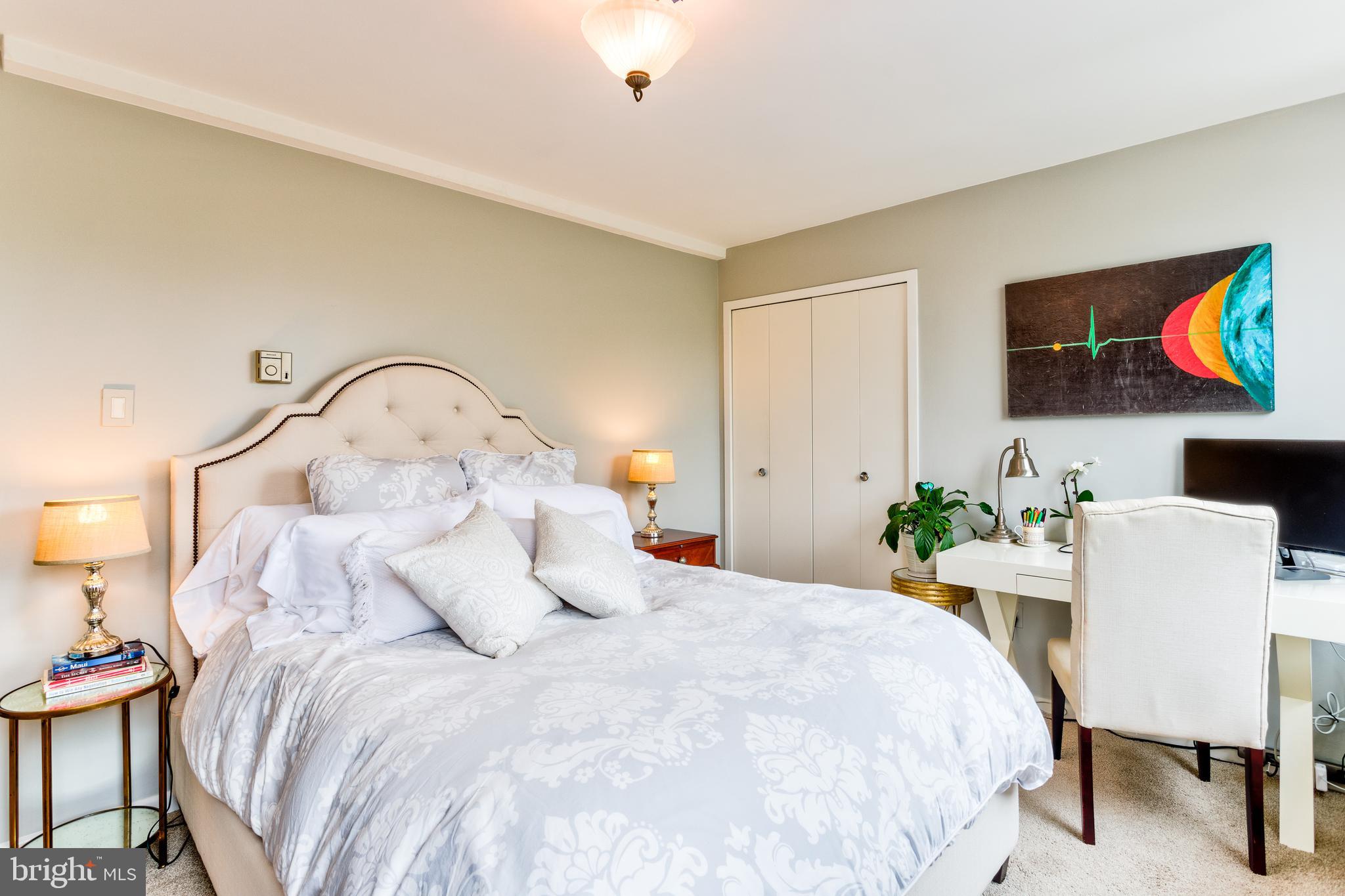 RIVER TOWERS - Residential