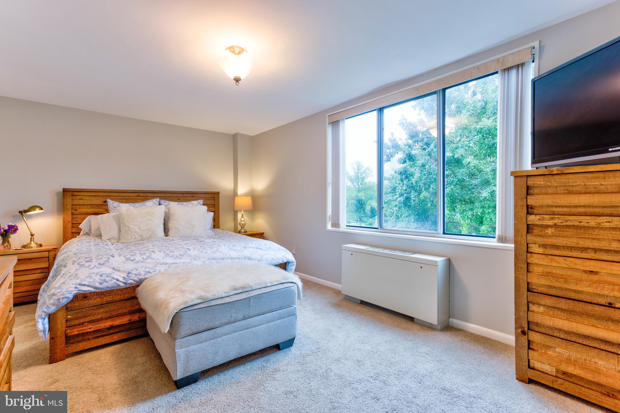 RIVER TOWERS - Residential