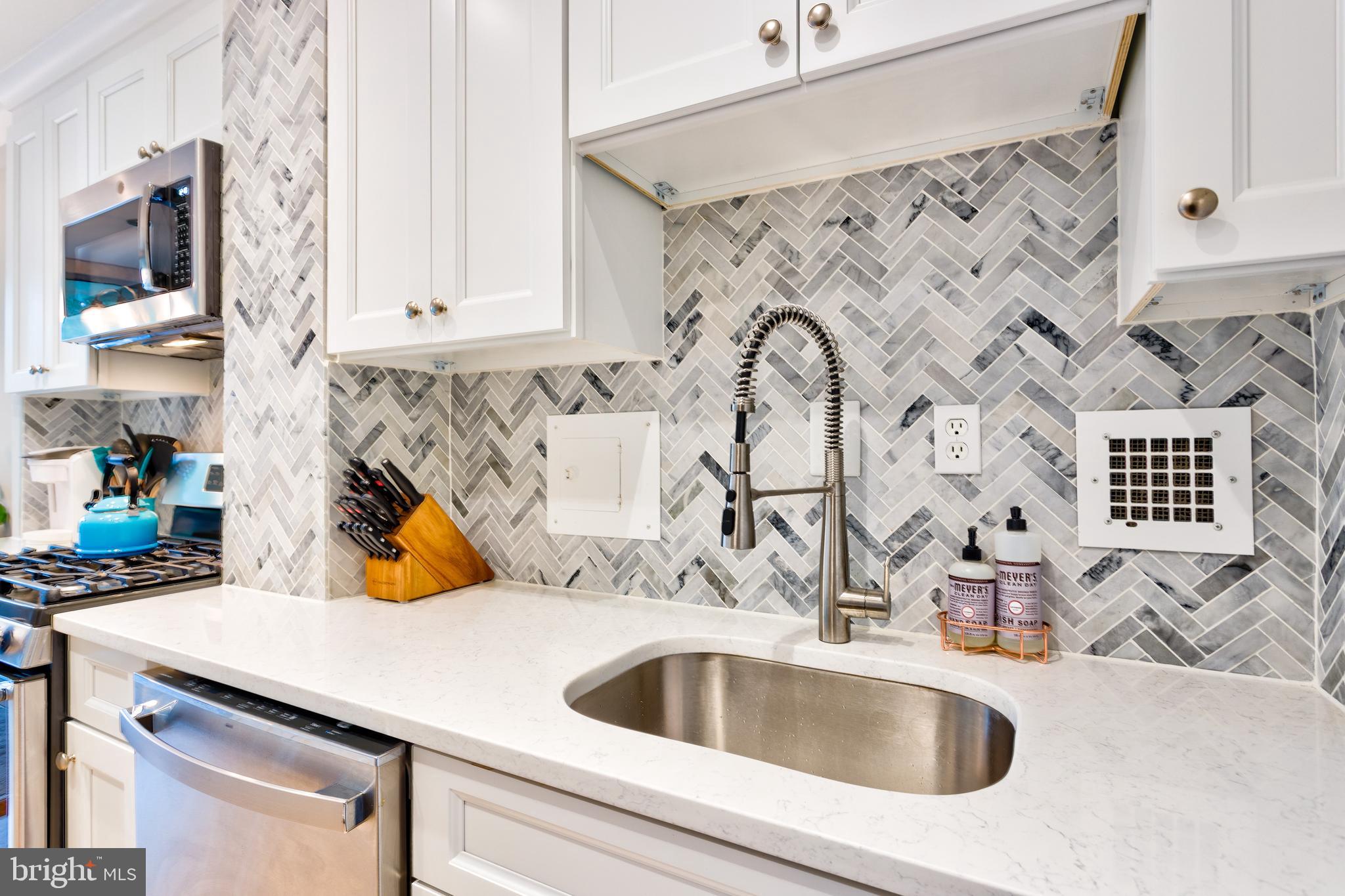 RIVER TOWERS - Residential