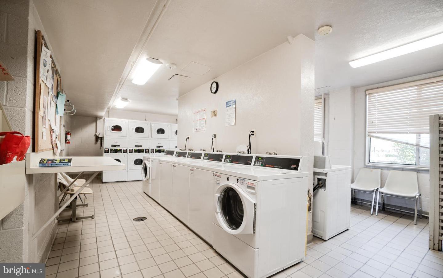 RIVER TOWERS - Residential