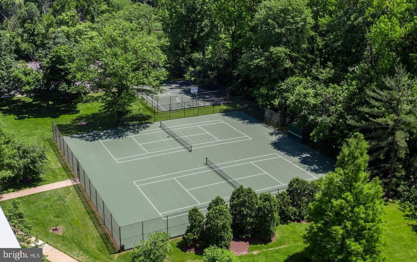 RIVER TOWERS - Residential