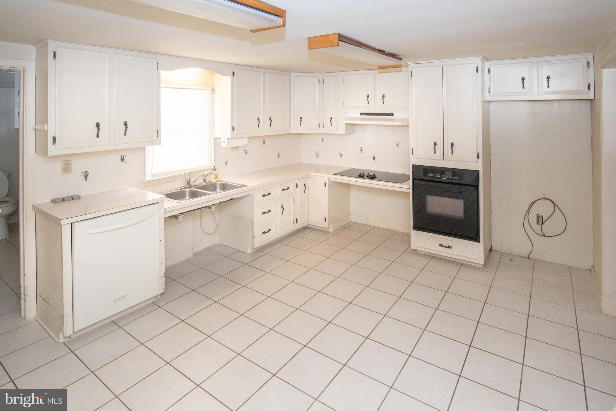 25 E TOWNSHIP LINE ROAD