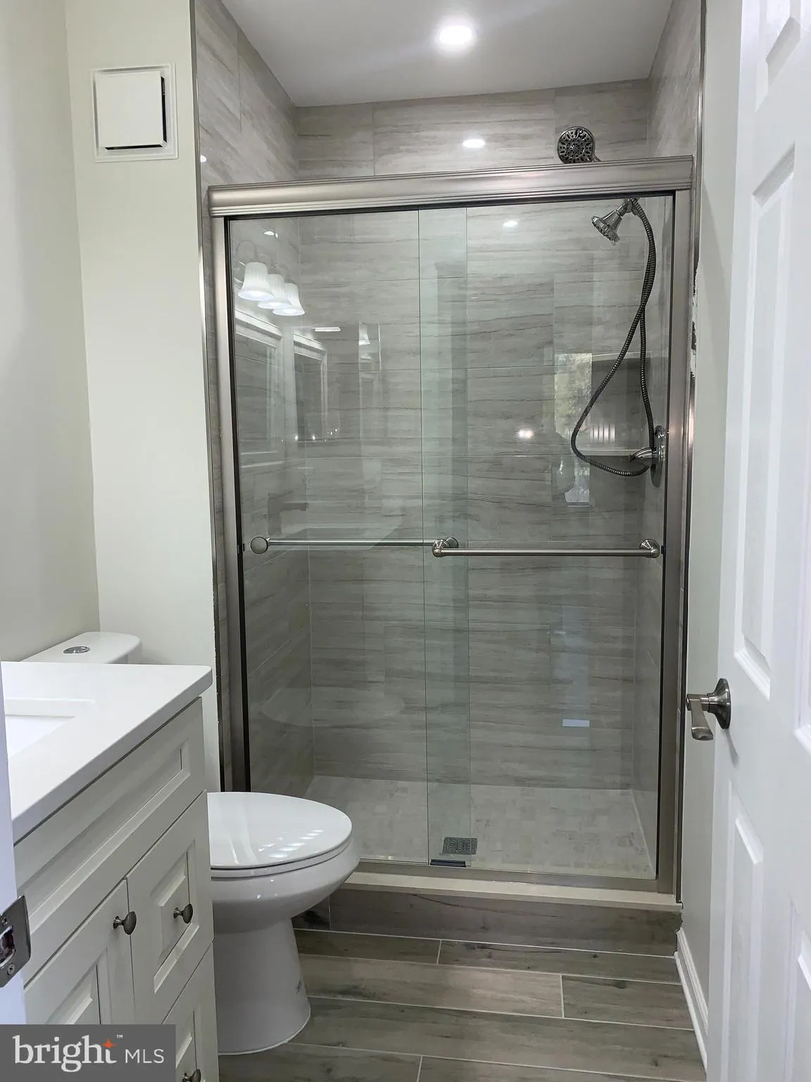 Cherry Hill, New Jersey 08003, United States, 2 Bedrooms Bedrooms, ,2 BathroomsBathrooms,Residential,Pending,27817