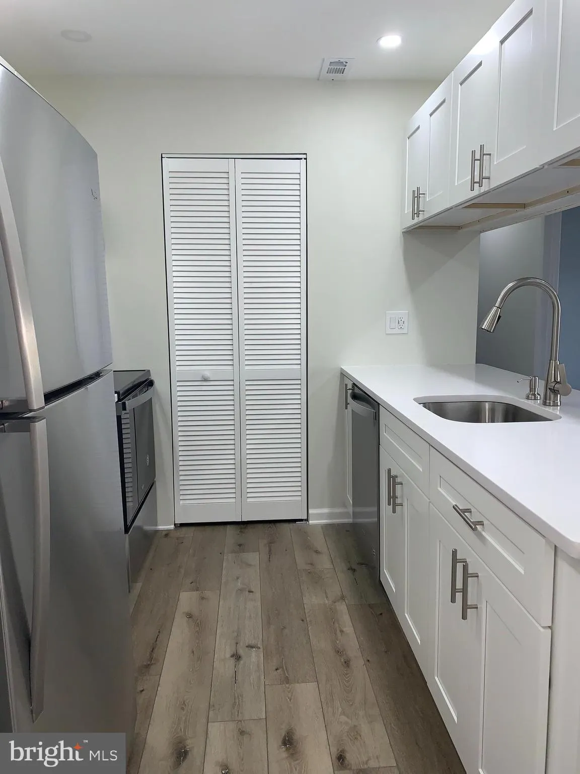 Cherry Hill, New Jersey 08003, United States, 2 Bedrooms Bedrooms, ,2 BathroomsBathrooms,Residential,Pending,27817