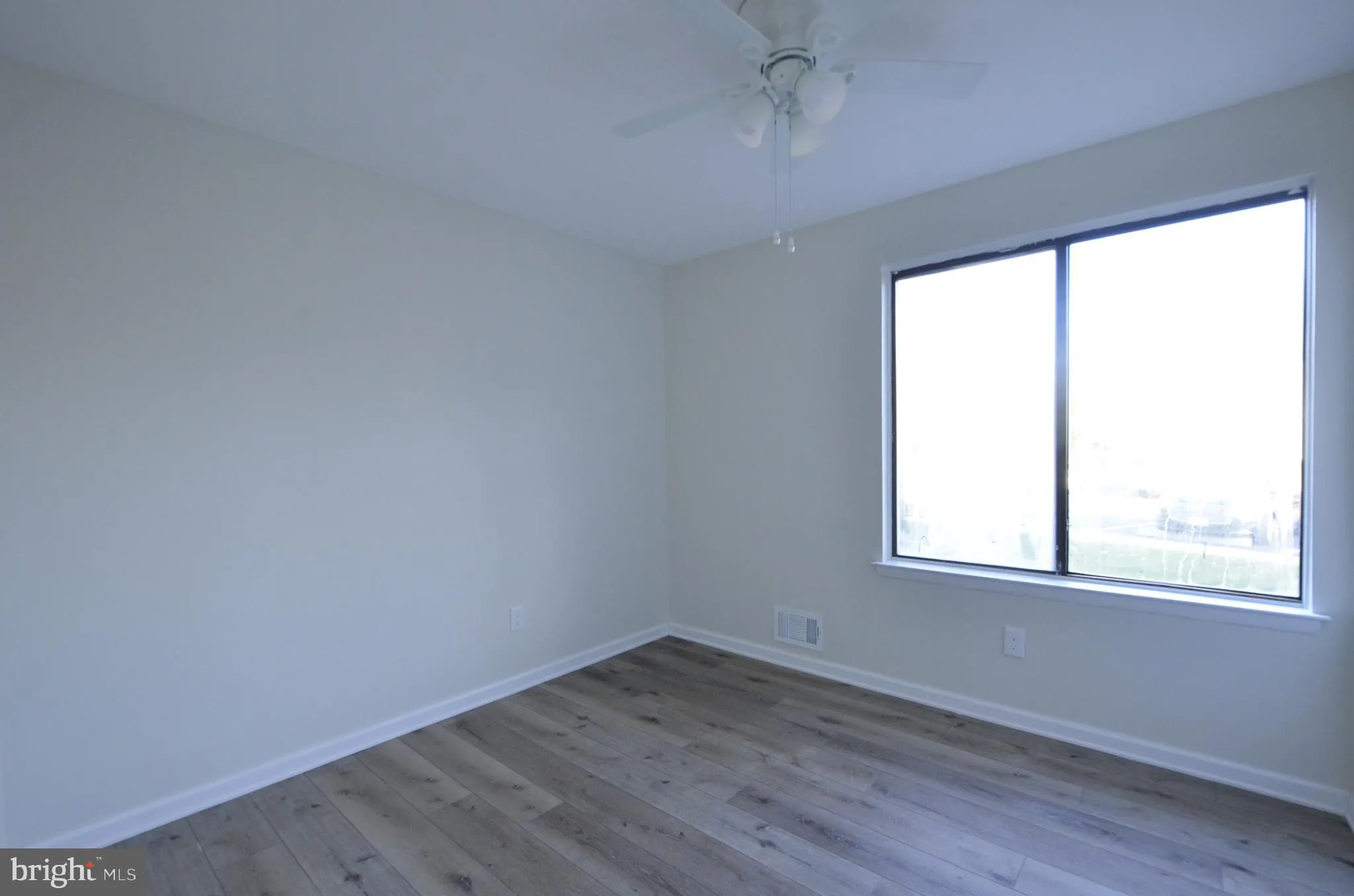 Cherry Hill, New Jersey 08003, United States, 2 Bedrooms Bedrooms, ,2 BathroomsBathrooms,Residential,Pending,27817